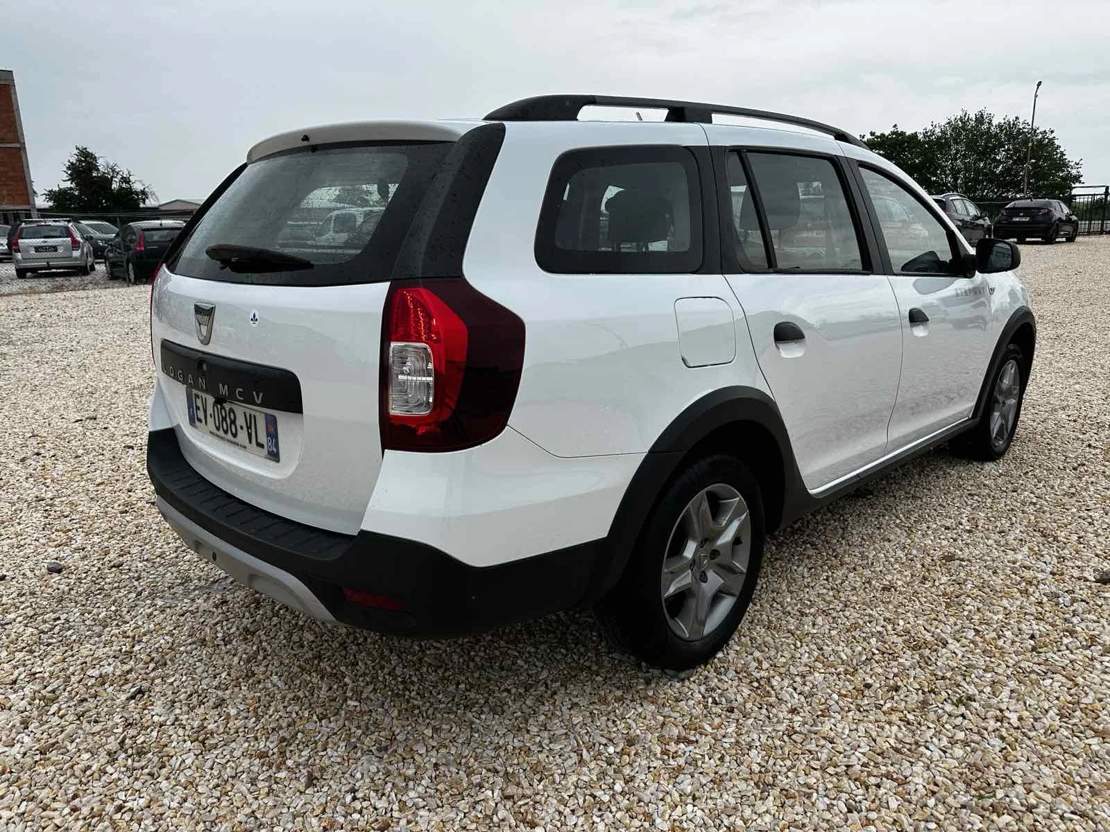 Dacia Logan 1.5 STEPWAY, снимка 4 - Автомобили и джипове - 54645873