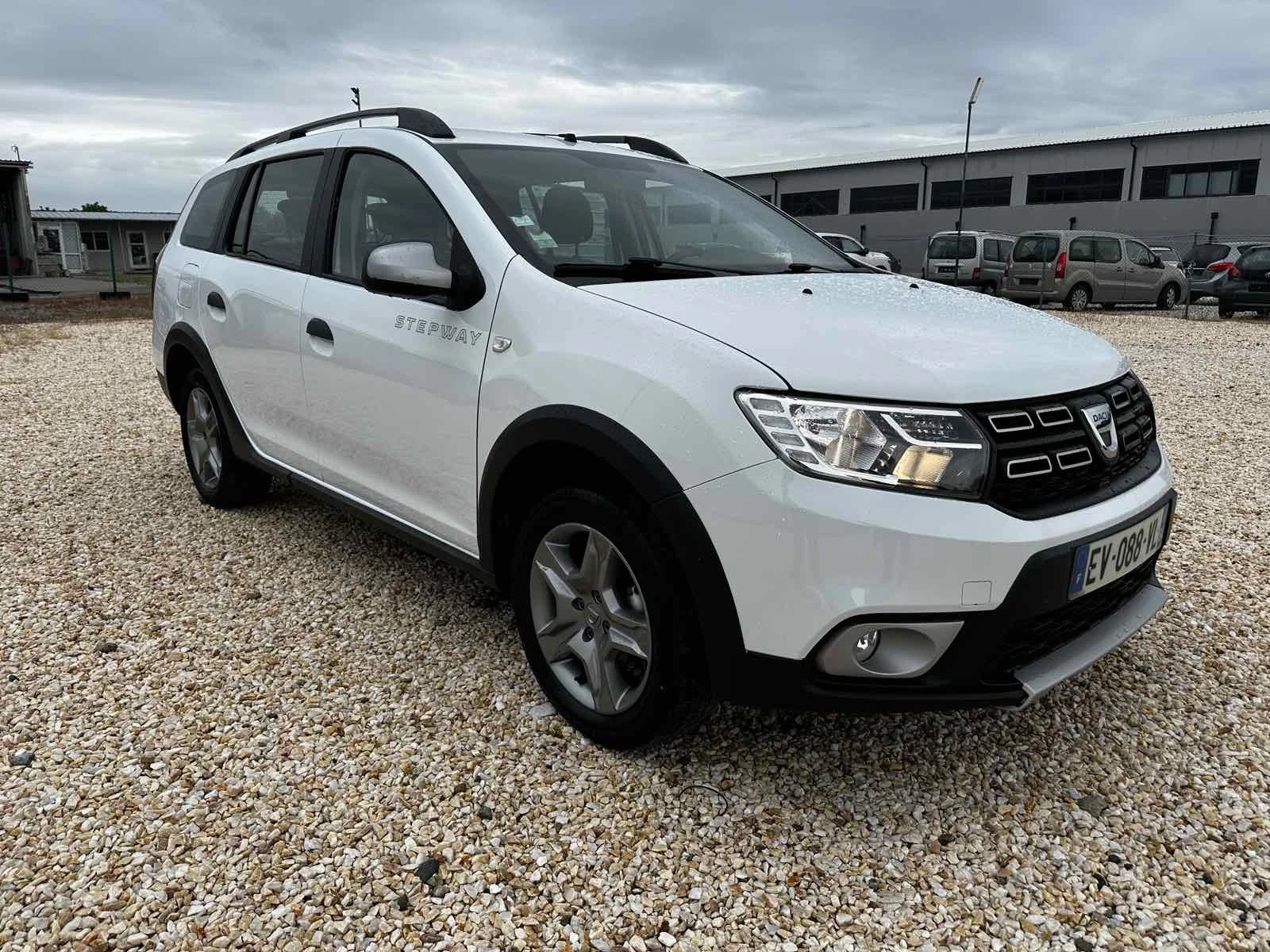 Dacia Logan 1.5 STEPWAY, снимка 2 - Автомобили и джипове - 54645873