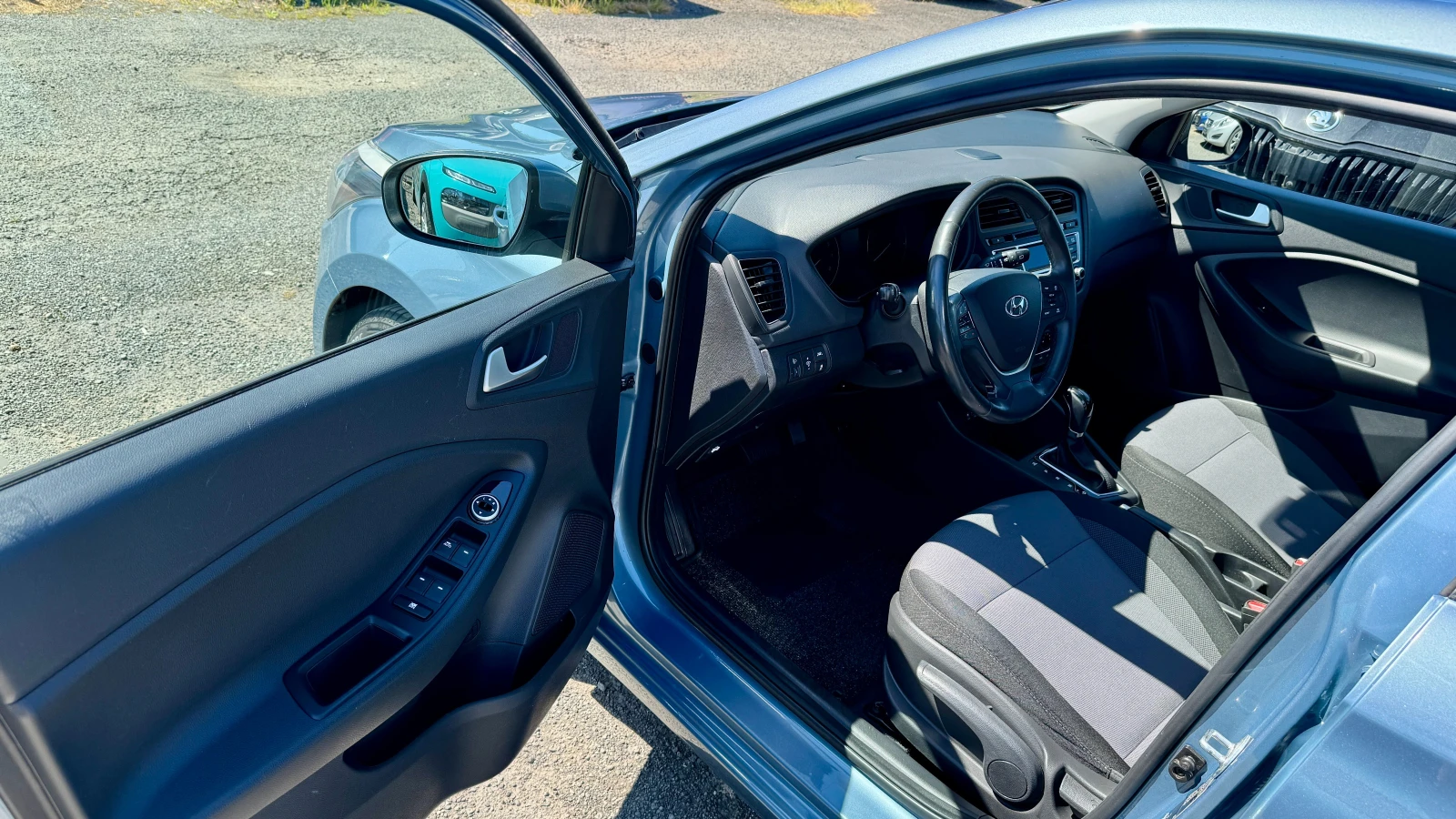 Hyundai I20 1.4i ���������! ���� ��������! PDC, TEL, LED DRL.. | Mobile.bg � ����������� 9