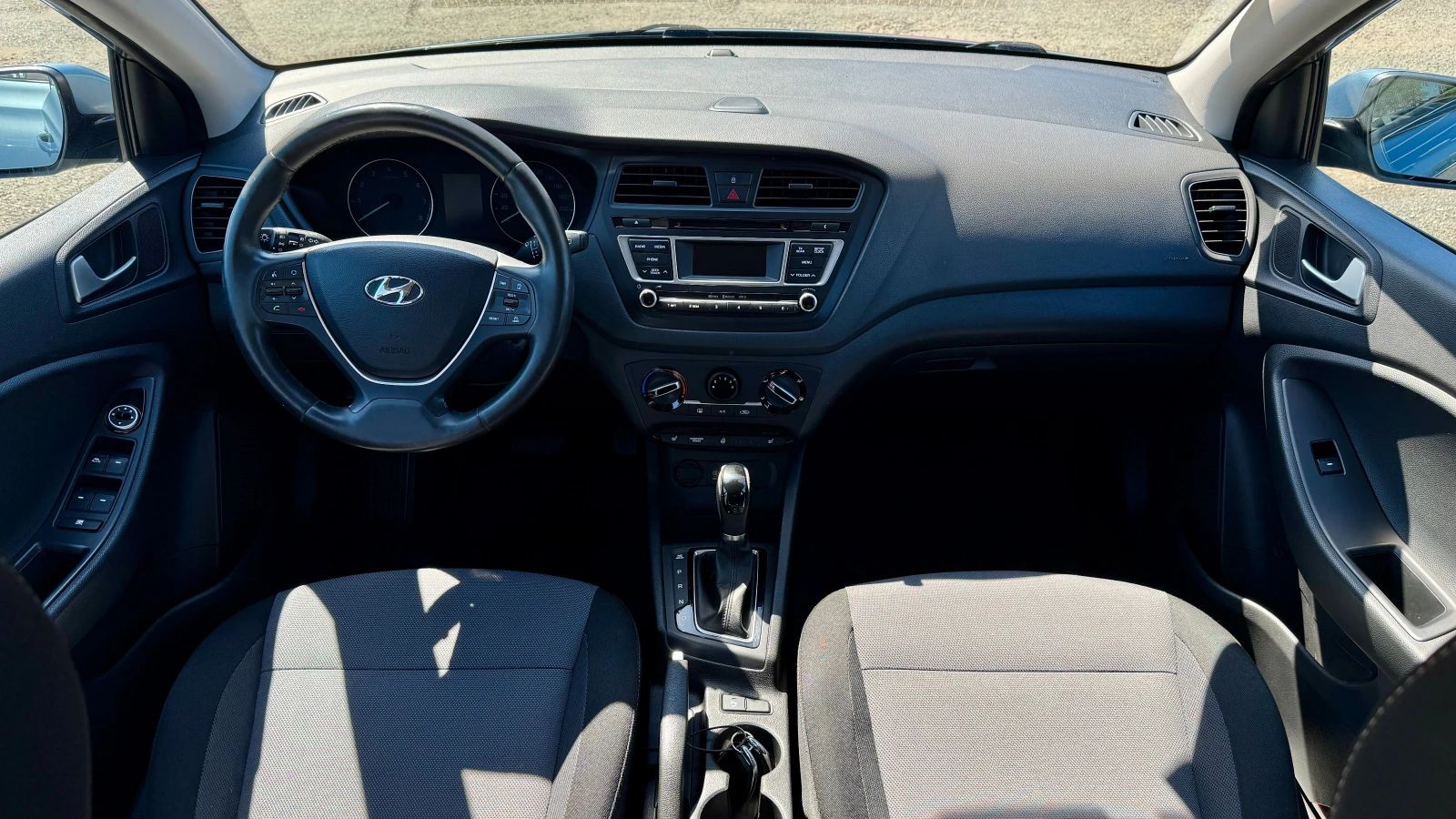 Hyundai I20 1.4i ���������! ���� ��������! PDC, TEL, LED DRL.. | Mobile.bg � ����������� 12