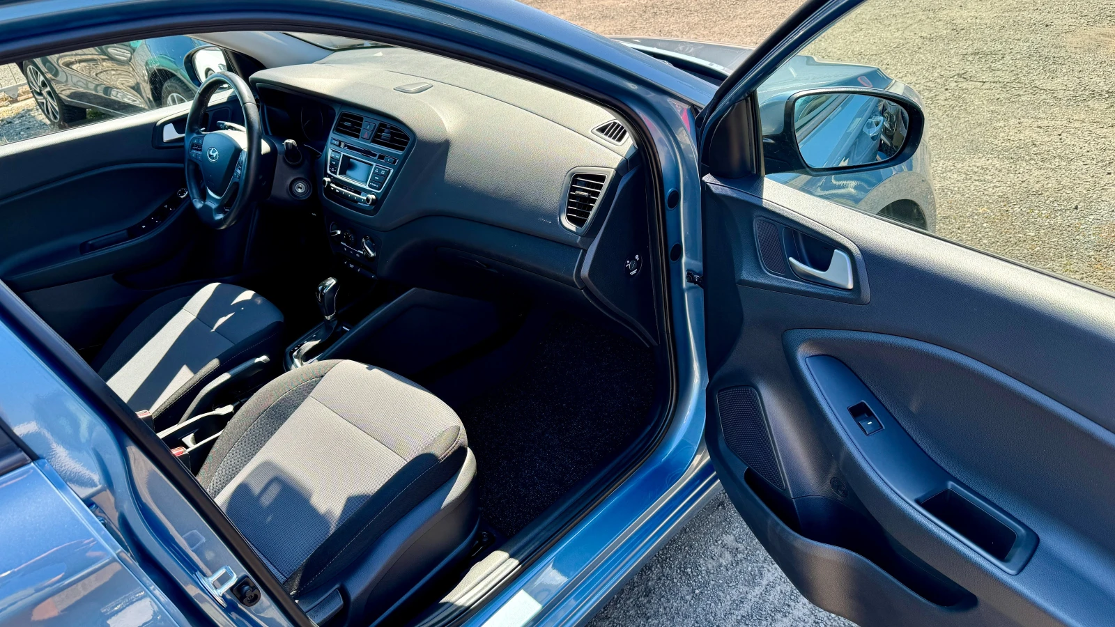 Hyundai I20 1.4i ���������! ���� ��������! PDC, TEL, LED DRL.. | Mobile.bg � ����������� 14