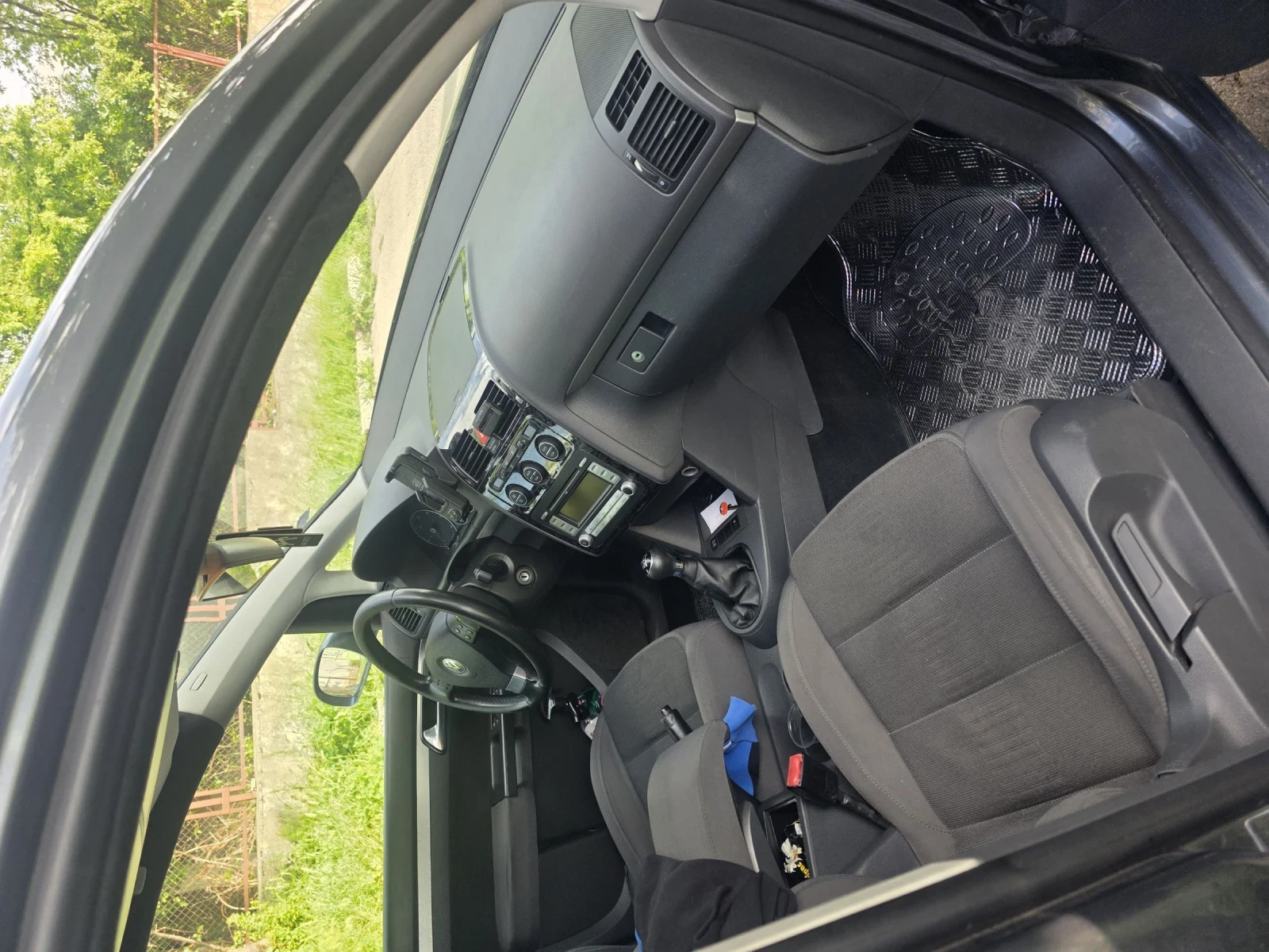 VW Touran, снимка 6 - Автомобили и джипове - 54783317