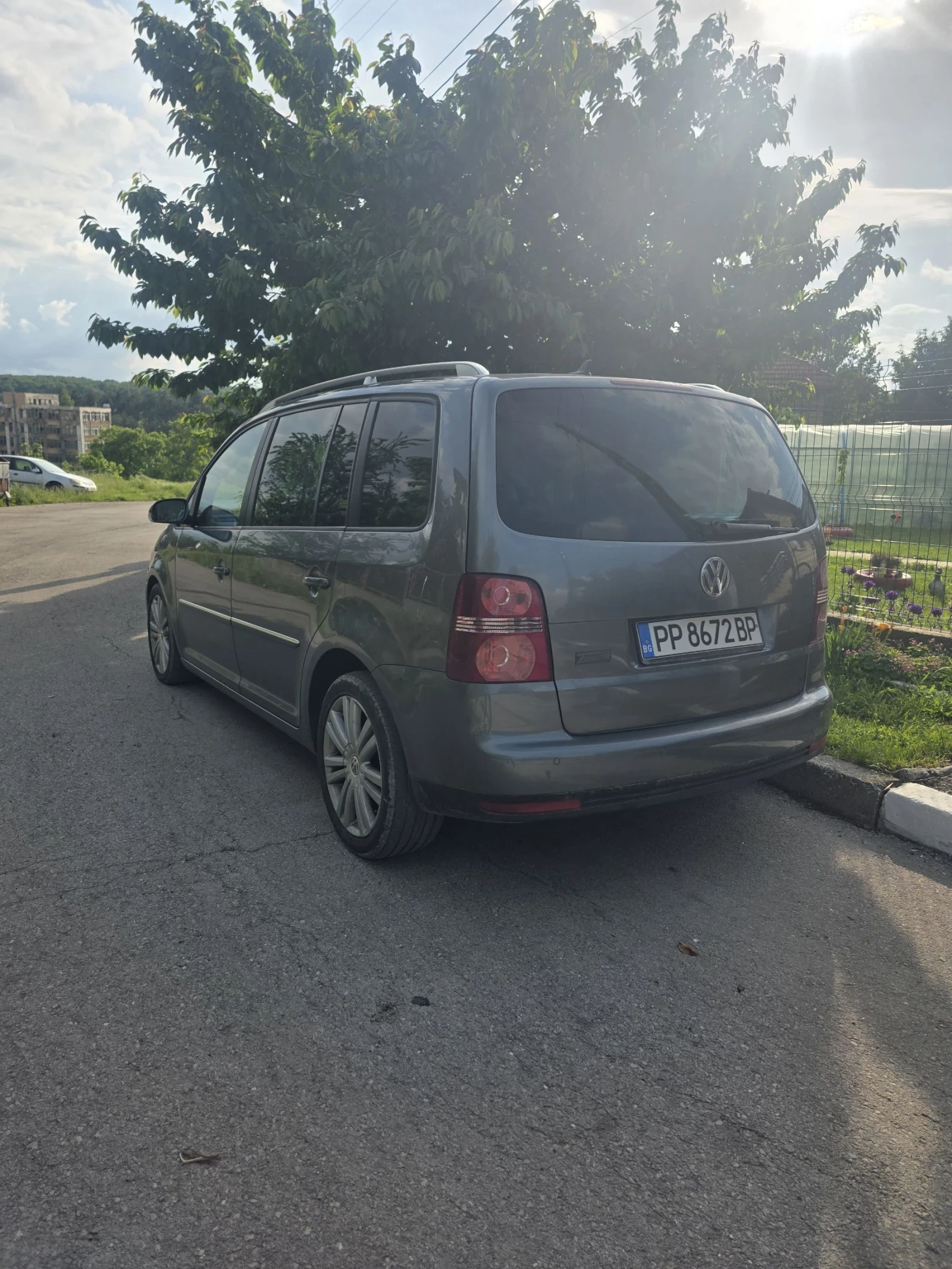 VW Touran, снимка 3 - Автомобили и джипове - 54783317