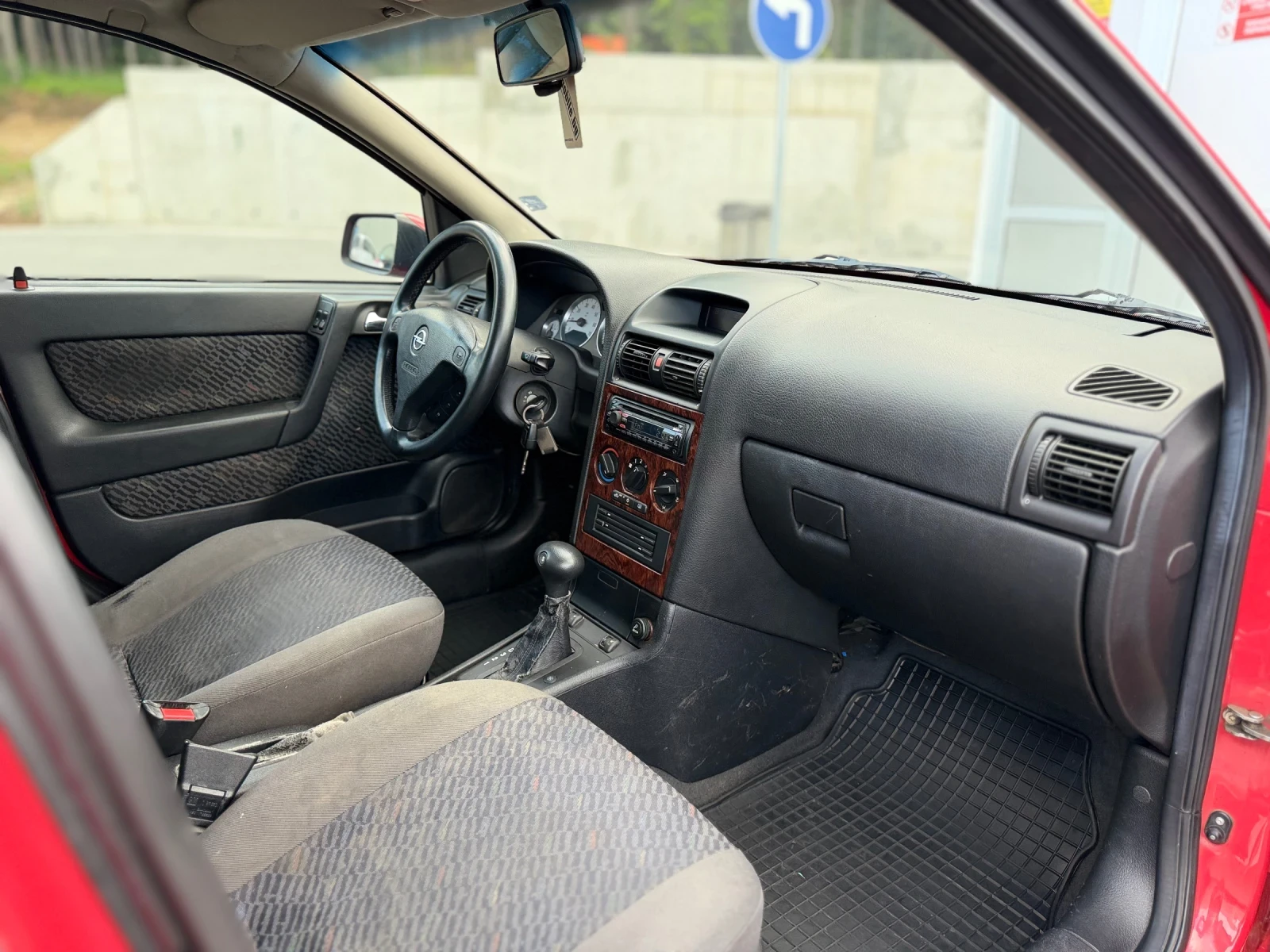 Opel Astra 1.6i~101hp~LPG~АВТОМАТ~ПОДГРЕВ НА СЕДАЛКИ, снимка 14 - Автомобили и джипове - 55151343