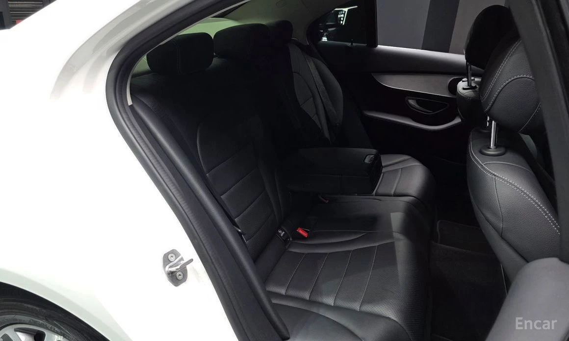 Mercedes-Benz C 220, снимка 12 - Автомобили и джипове - 55402294