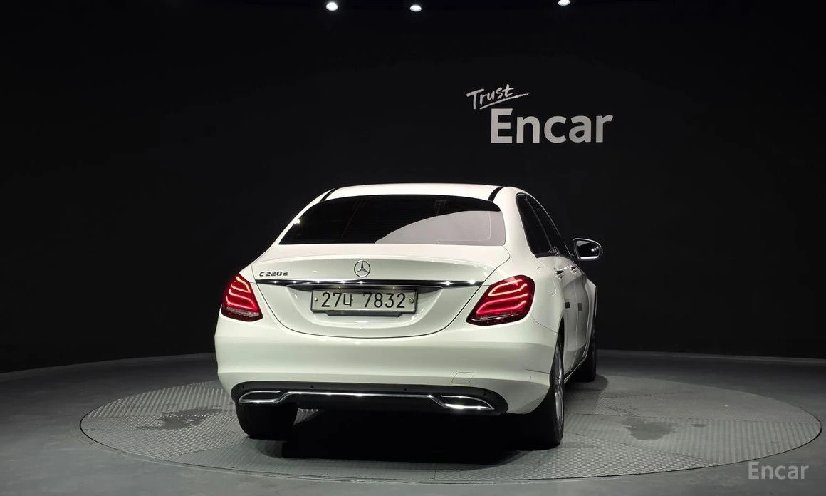 Mercedes-Benz C 220, снимка 4 - Автомобили и джипове - 55402294