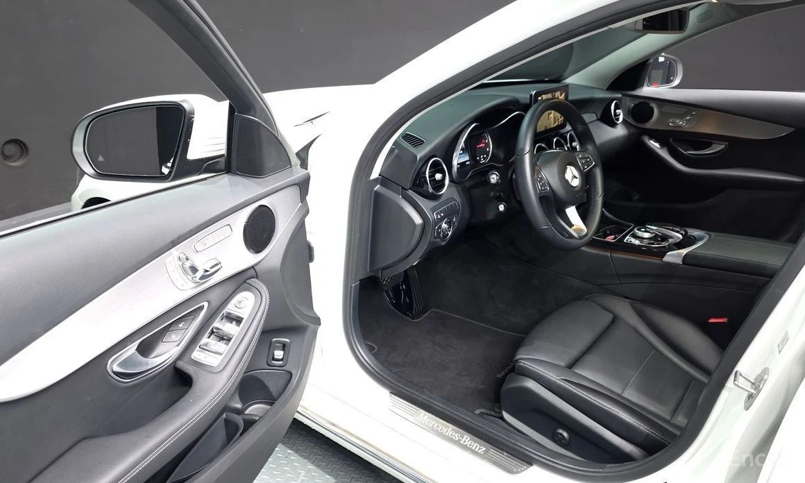 Mercedes-Benz C 220, снимка 10 - Автомобили и джипове - 55402294
