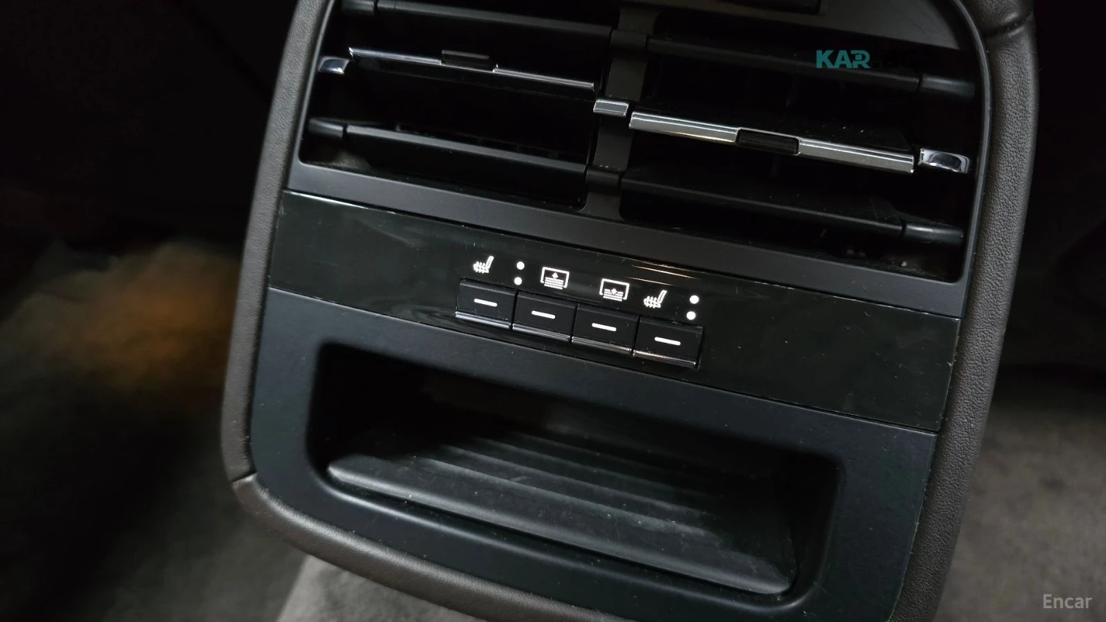 Maserati Quattroporte КОЖА* ОБДУХВ* НАВИ* ПАНО, снимка 17 - Автомобили и джипове - 55403219