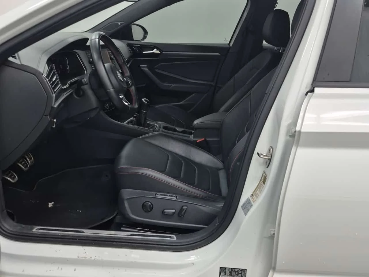 VW Jetta  GLI / ОБДУХВАНЕ / CAMERA / CARFAX , снимка 5 - Автомобили и джипове - 55623355