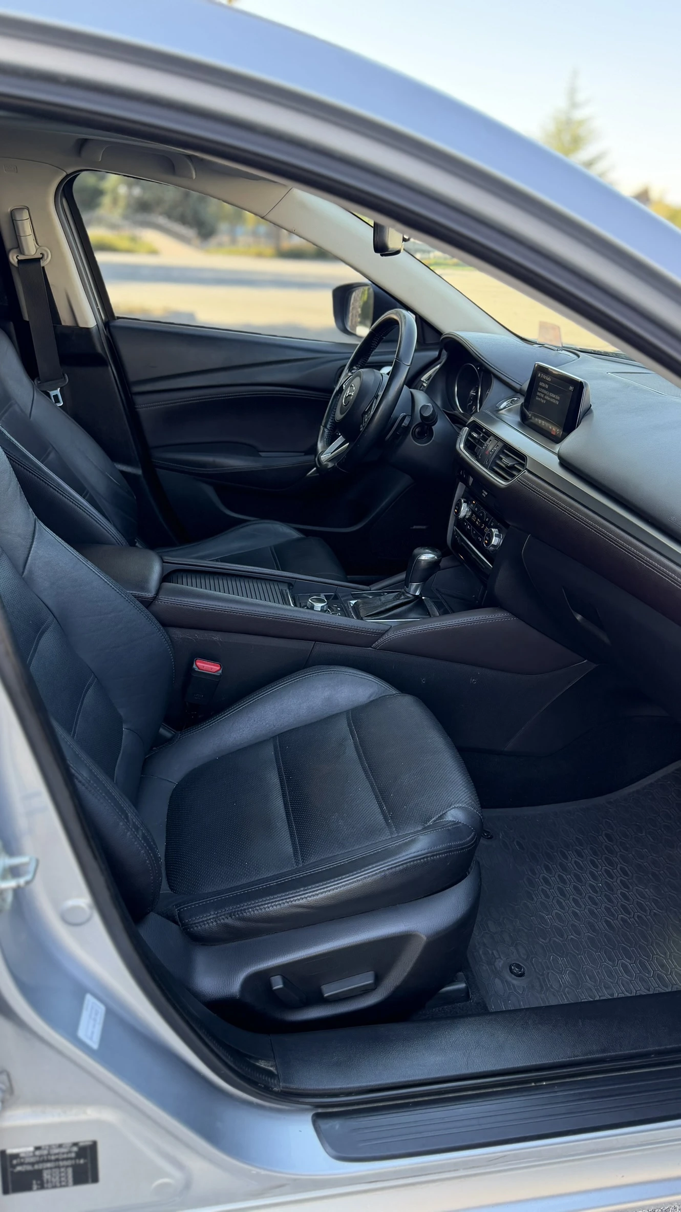 Mazda 6 DISTR/KEYLESS/ПОДГРЕВ/LINE ASS/BOSE/SPORTLINE/HUD/, снимка 17 - Автомобили и джипове - 56005248