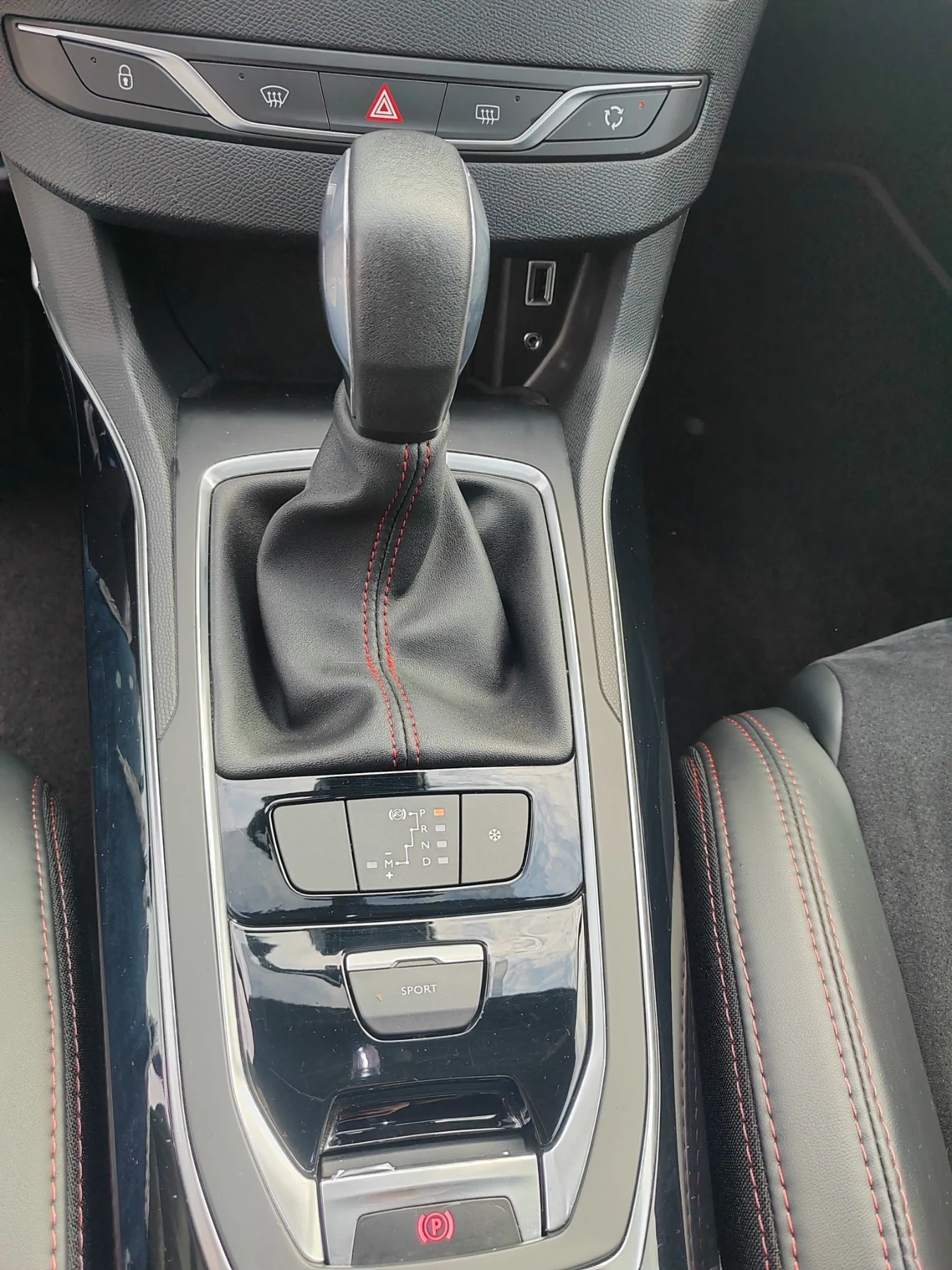 Peugeot 308 1.2, 131к.с. GT, снимка 12 - Автомобили и джипове - 56010662