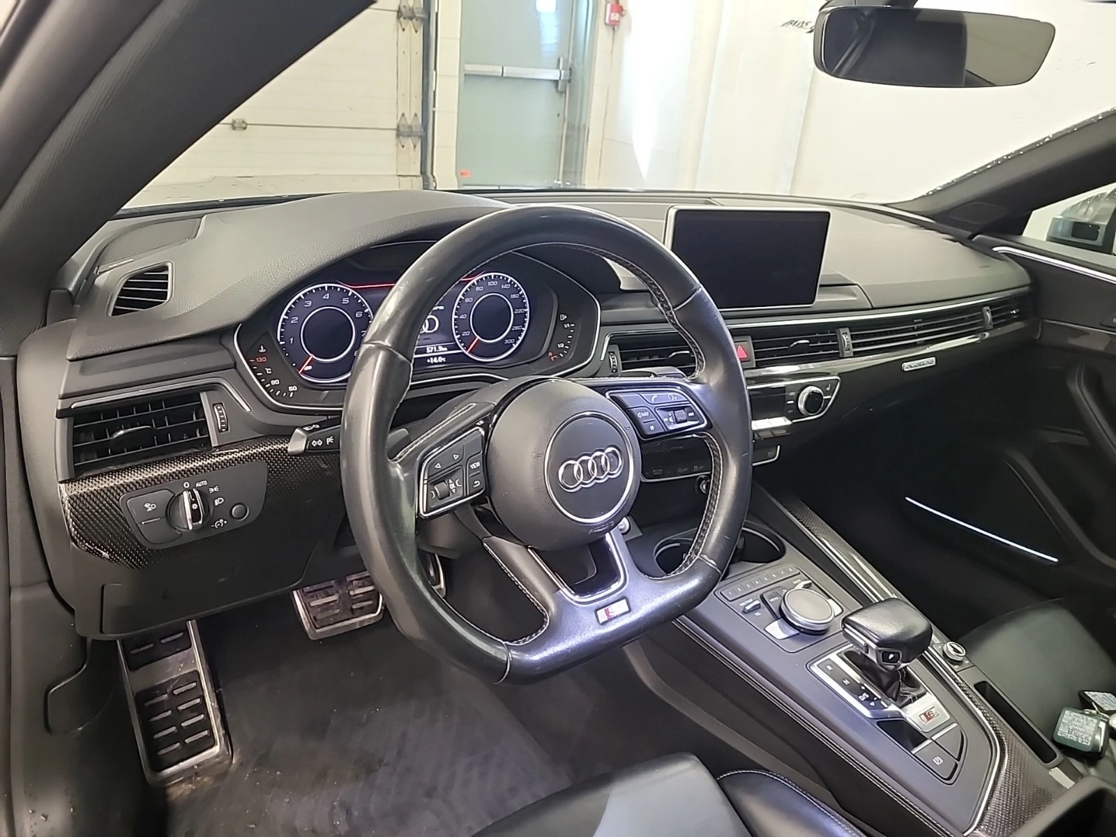 Audi S5 TECHNIK| MASSAGE| B&O| 360| PANO| , снимка 10 - Автомобили и джипове - 56126485