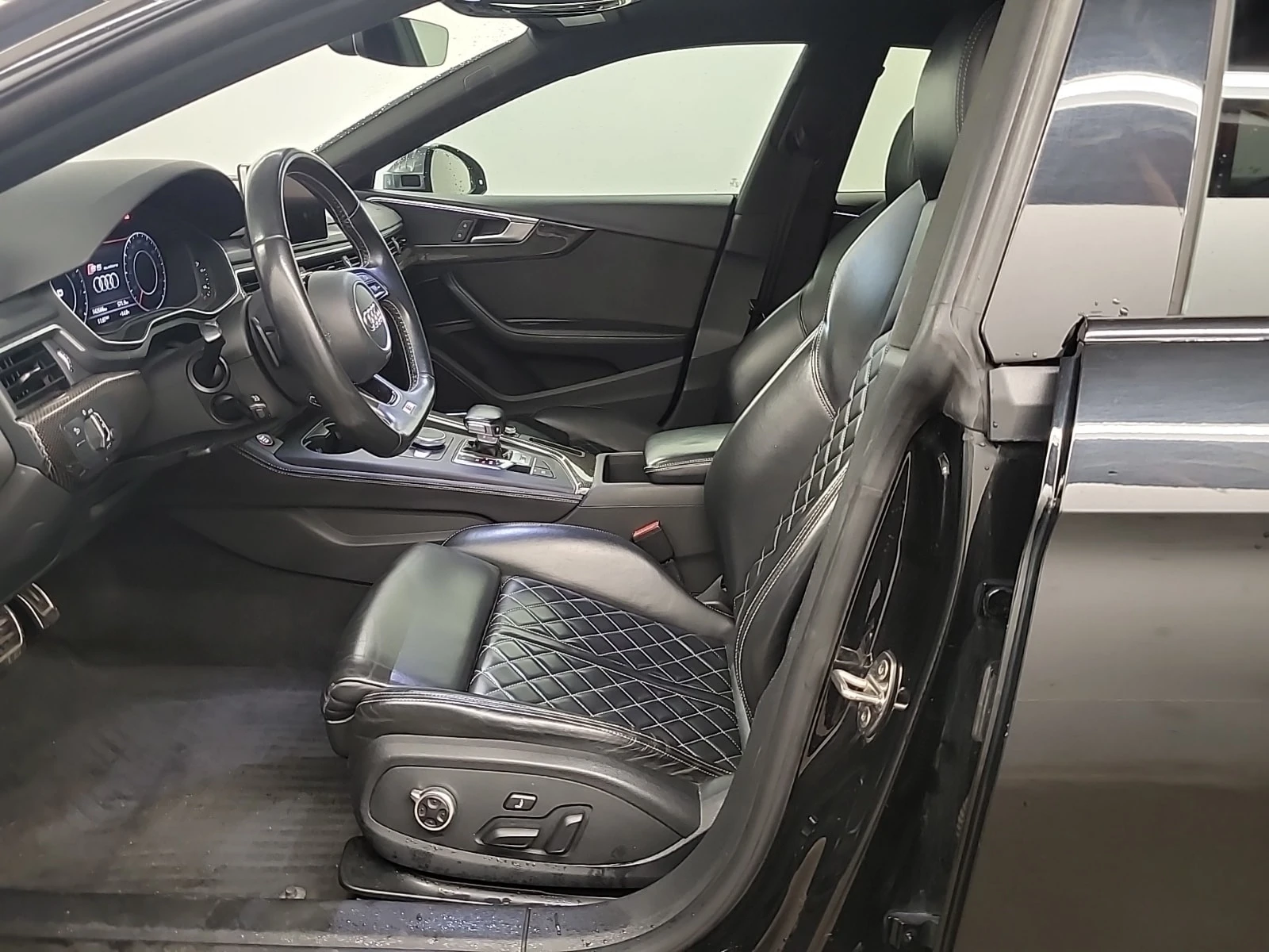 Audi S5 TECHNIK| MASSAGE| B&O| 360| PANO| , снимка 5 - Автомобили и джипове - 56126485