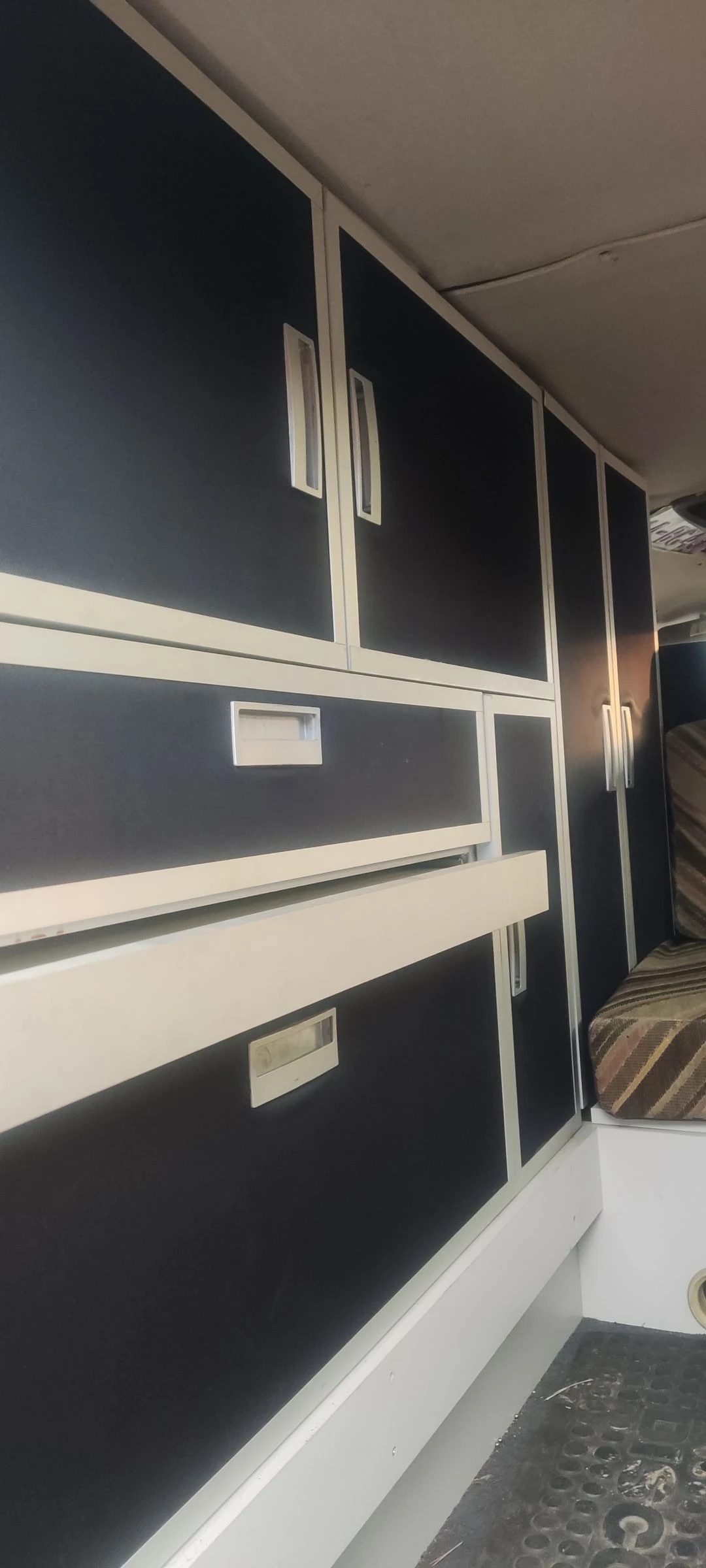 Land Rover Defender Overlander | Mobile.bg   16