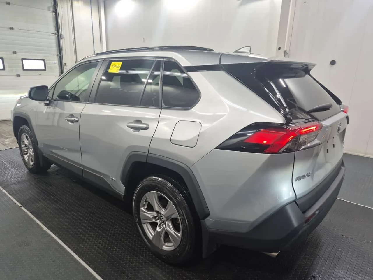 Toyota Rav4 * Hybrid XLE * ПОДГРЕВ * ОТ ПРЕДСТАВИТЕЛСТВО - изображение 4