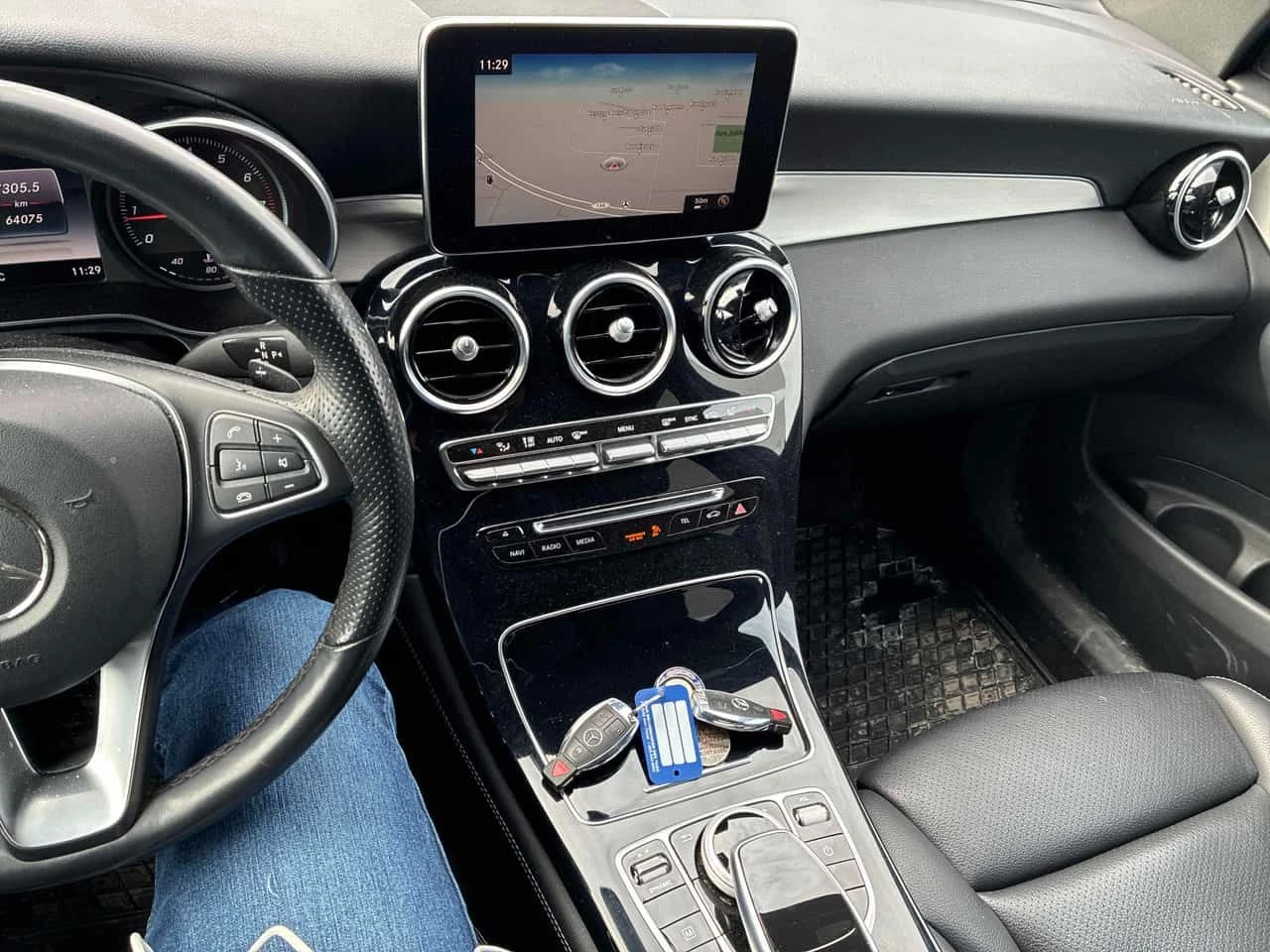 Mercedes-Benz GLC 300 * 4MATIC * 360 * 2 КЛЮЧА * NAVI - изображение 9