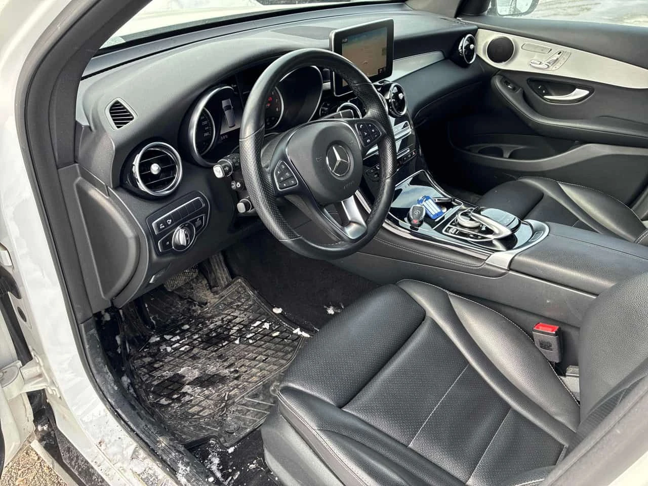 Mercedes-Benz GLC 300 * 4MATIC * 360 * 2 КЛЮЧА * NAVI - изображение 5