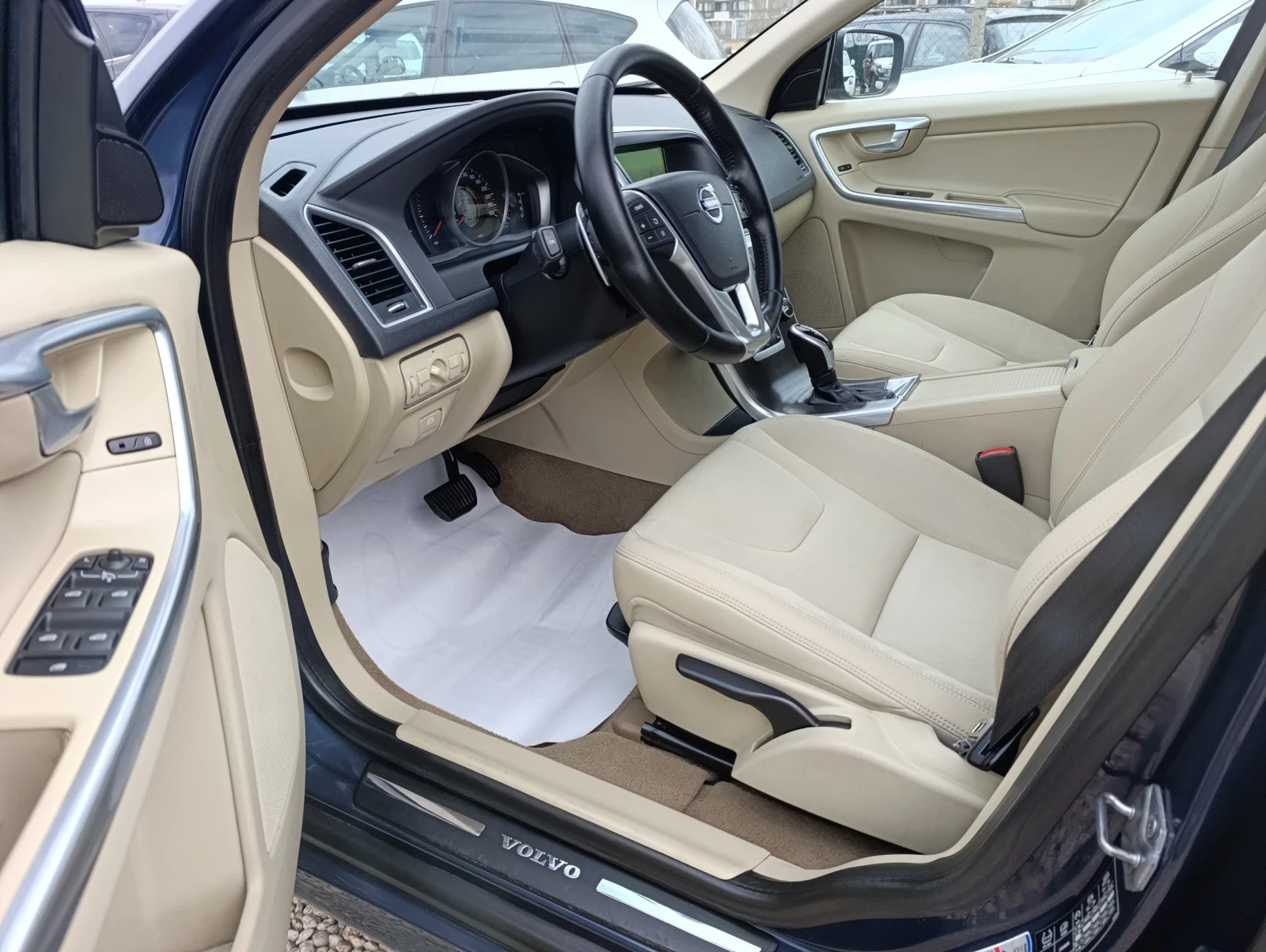 Volvo XC60, снимка 9 - Автомобили и джипове - 53972244