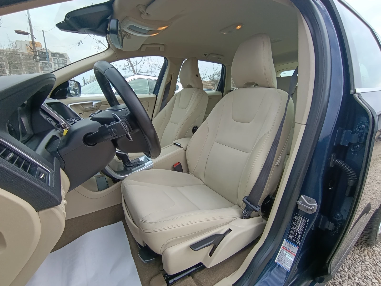 Volvo XC60, снимка 11 - Автомобили и джипове - 53972244