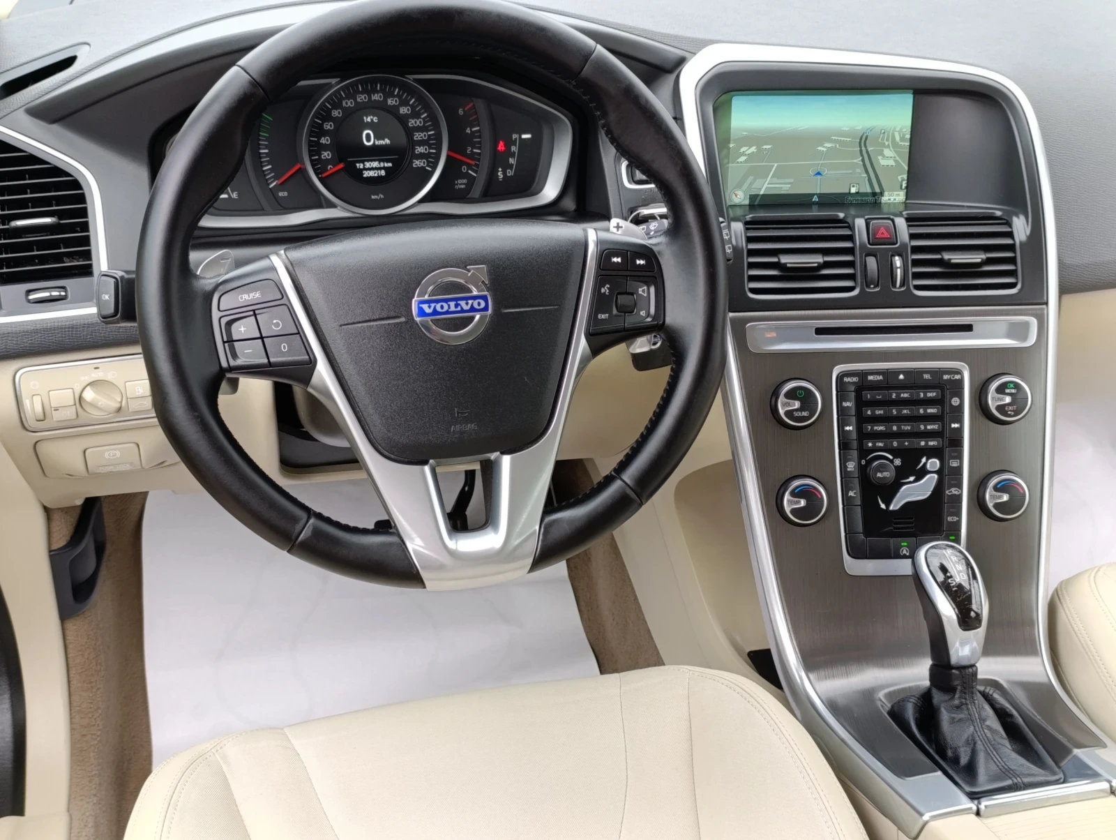 Volvo XC60, снимка 14 - Автомобили и джипове - 53972244
