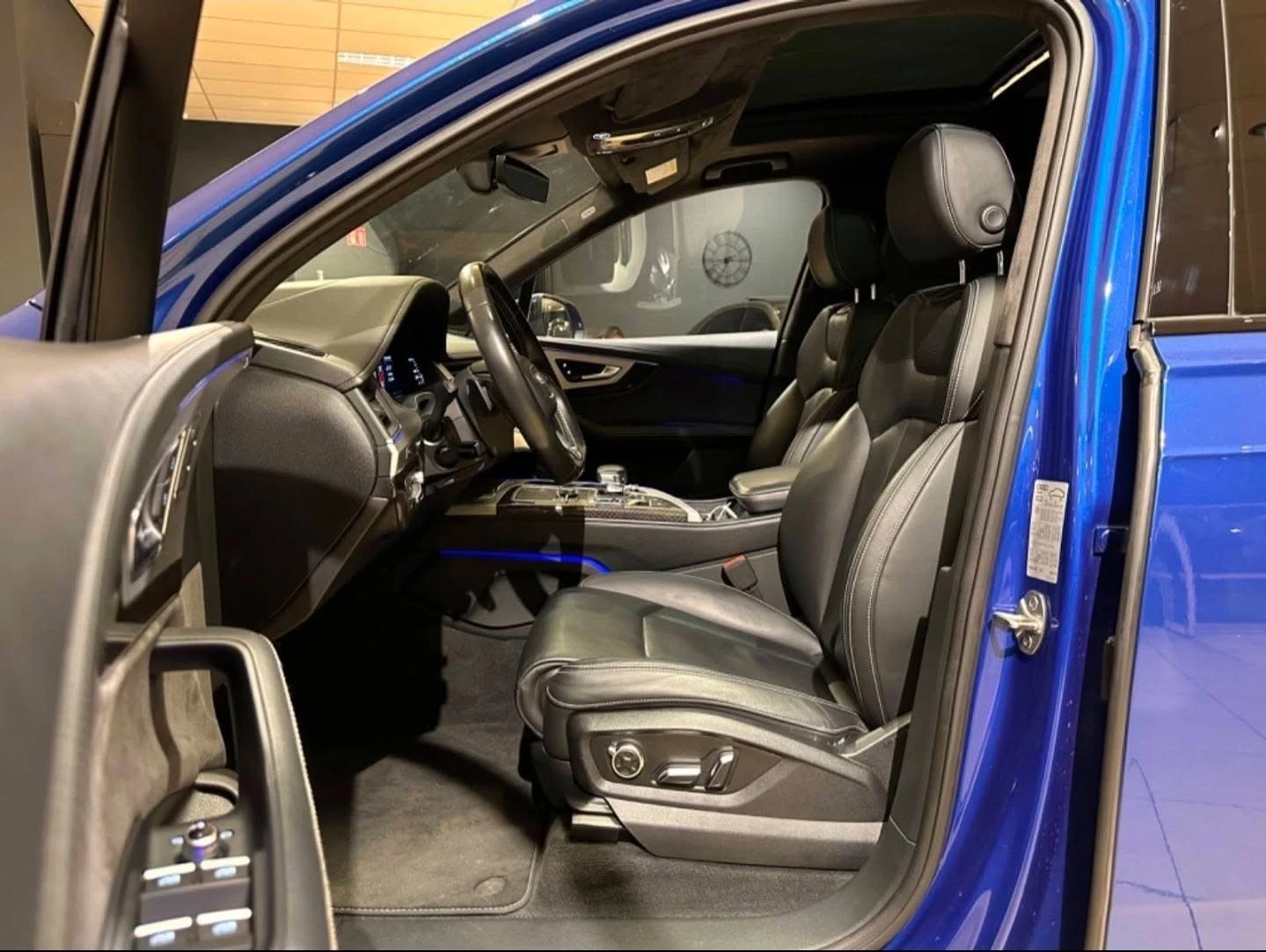 Audi SQ7 4.0 V8 MATRIX CARBON ПАНО B&O ЛИЗИНГ 100%, снимка 9 - Автомобили и джипове - 54096358