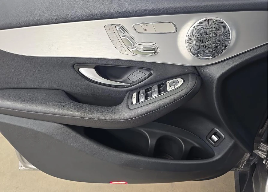 Mercedes-Benz GLC 300 4MATIC, снимка 10 - Автомобили и джипове - 54957259