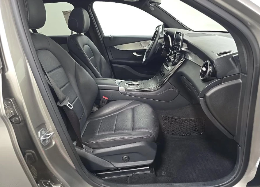 Mercedes-Benz GLC 300 4MATIC, снимка 9 - Автомобили и джипове - 54957259