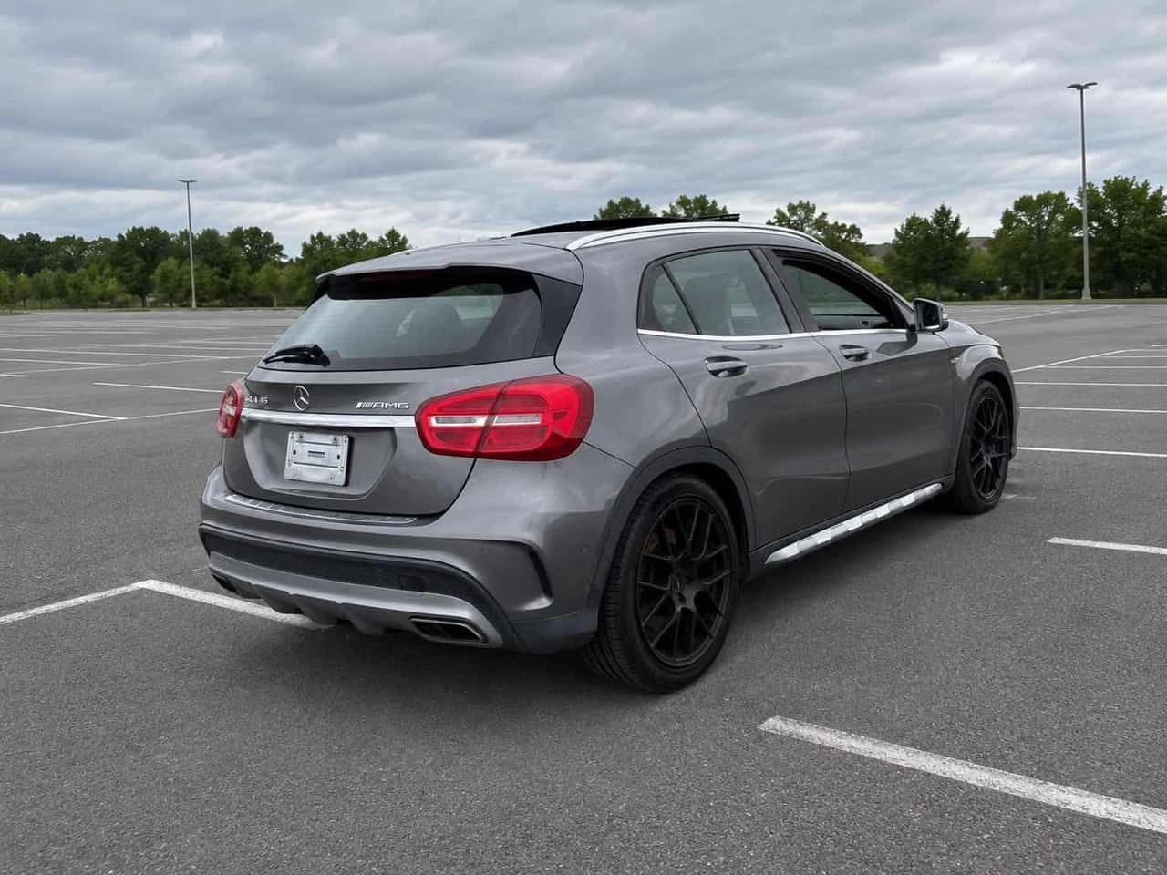 Mercedes-Benz GLA 45 AMG 4MATIC * ПАНОРАМА* ПОДГРЕВИ* КАМЕРА* , снимка 2 - Автомобили и джипове - 55044845