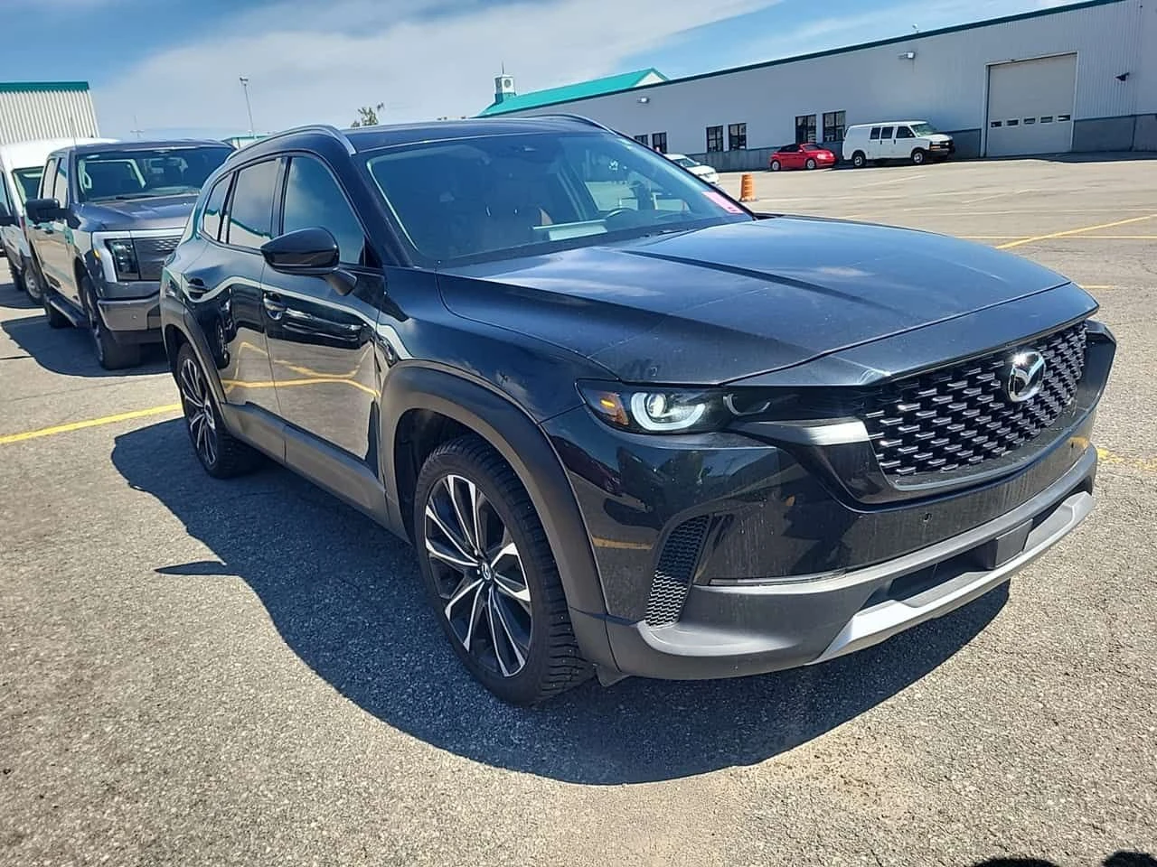 Mazda CX-50 GT W/TURBO/CARFAX/ЛЕНТИ/ПОДГРЕВ/ПАНОРАМА, снимка 2 - Автомобили и джипове - 55404827