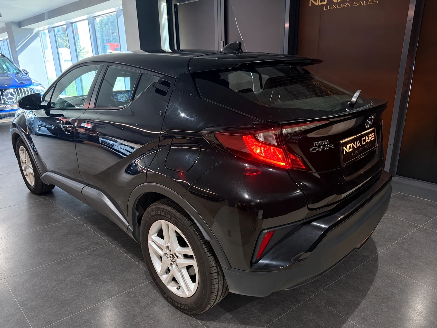 Toyota C-HR, снимка 4 - Автомобили и джипове - 56130278