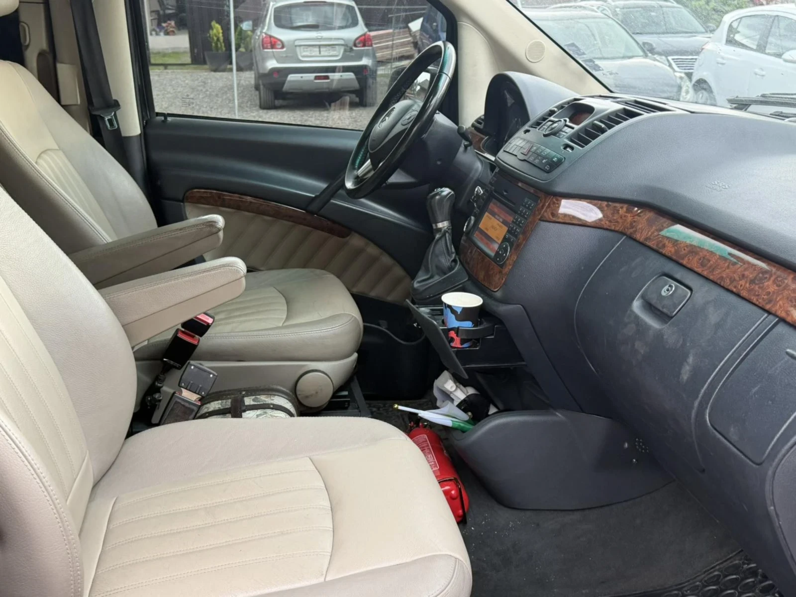 Mercedes-Benz Viano 3.0 дизел  224к.с 2012г автомат топ състояние, снимка 12 - Бусове и автобуси - 54618761