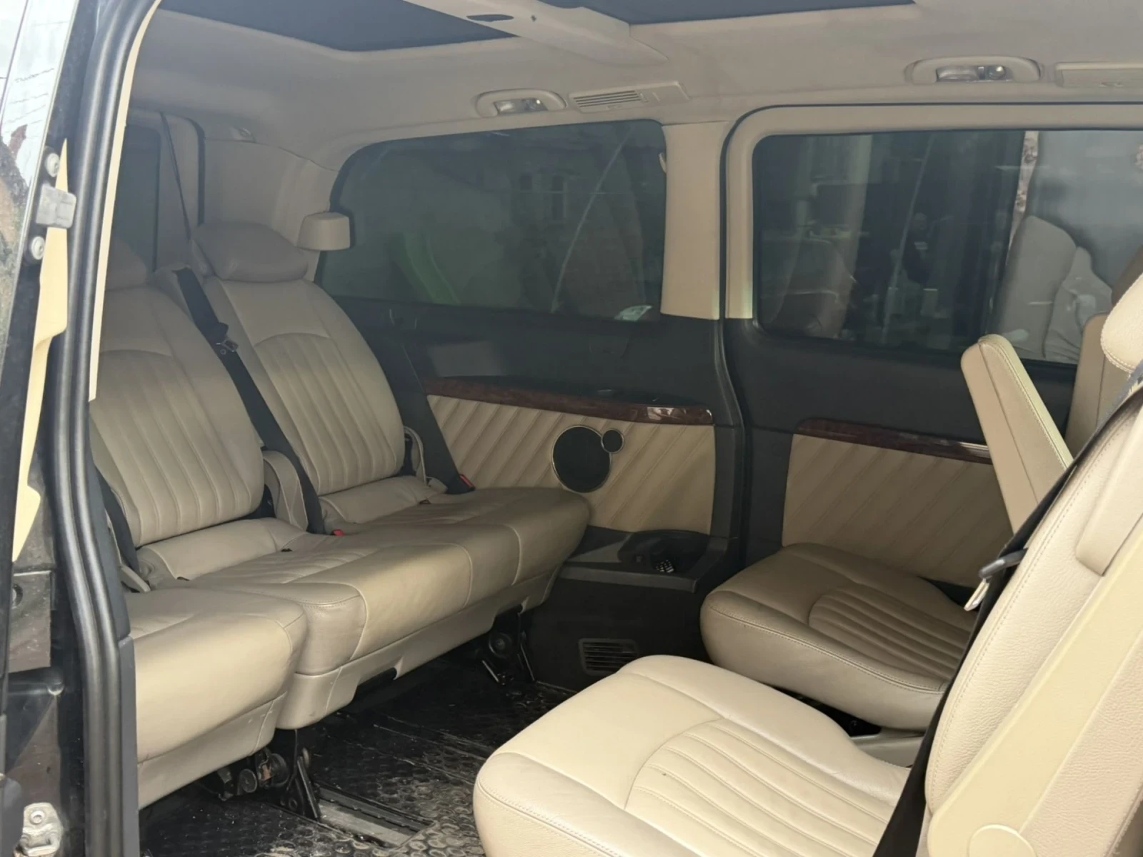 Mercedes-Benz Viano 3.0 дизел  224к.с 2012г автомат топ състояние, снимка 13 - Бусове и автобуси - 54618761