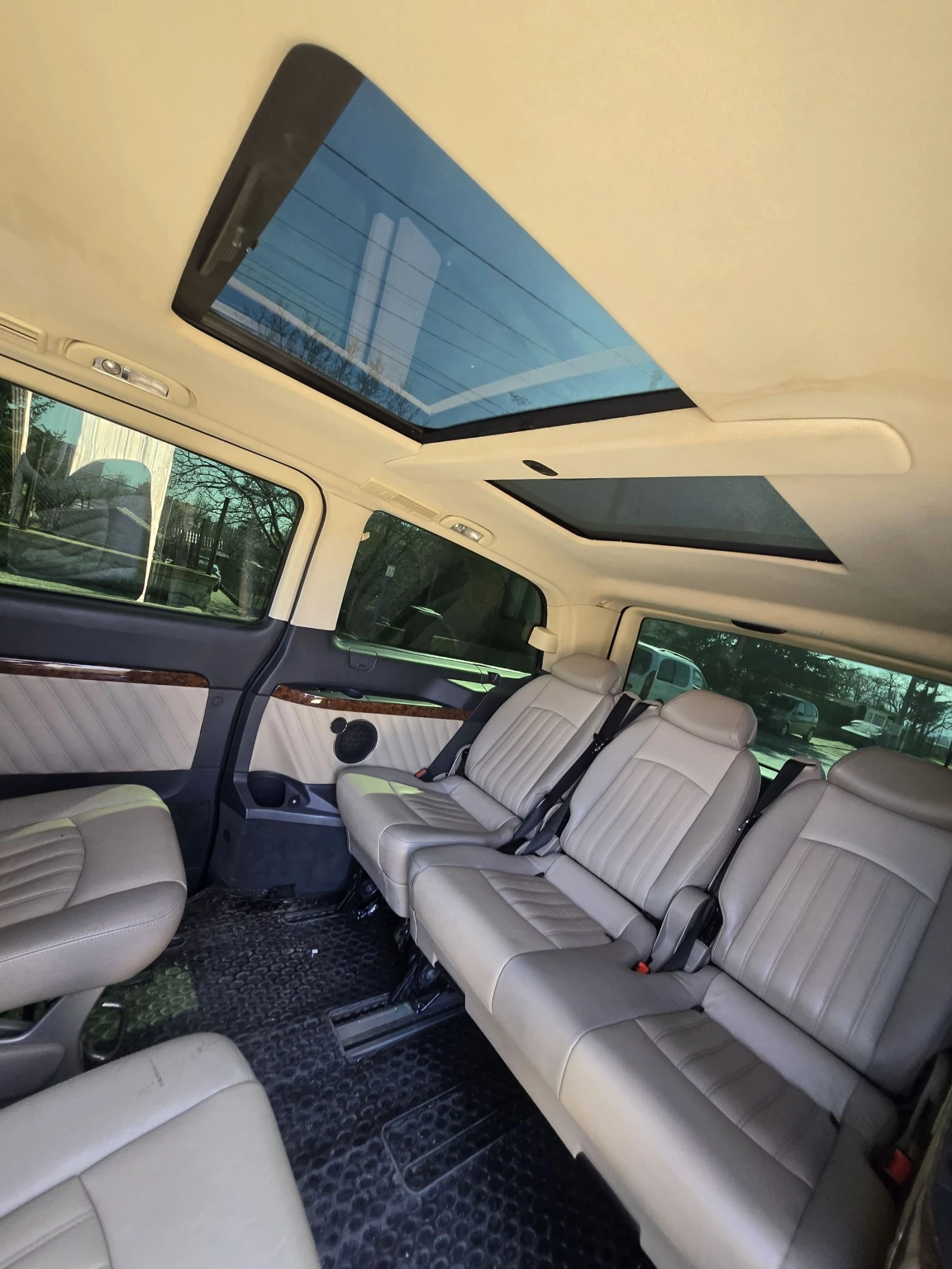 Mercedes-Benz Viano 3.0 дизел  224к.с 2012г автомат, снимка 17 - Бусове и автобуси - 53846908