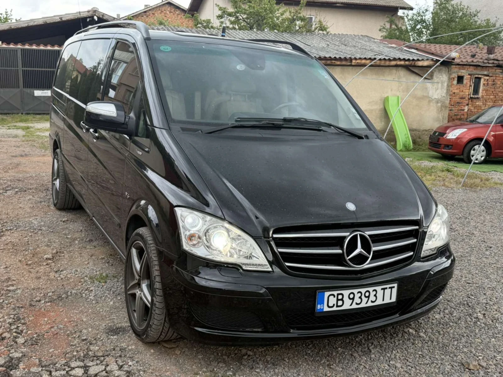 Mercedes-Benz Viano 3.0 дизел  224к.с 2012г автомат топ състояние, снимка 2 - Бусове и автобуси - 54618761