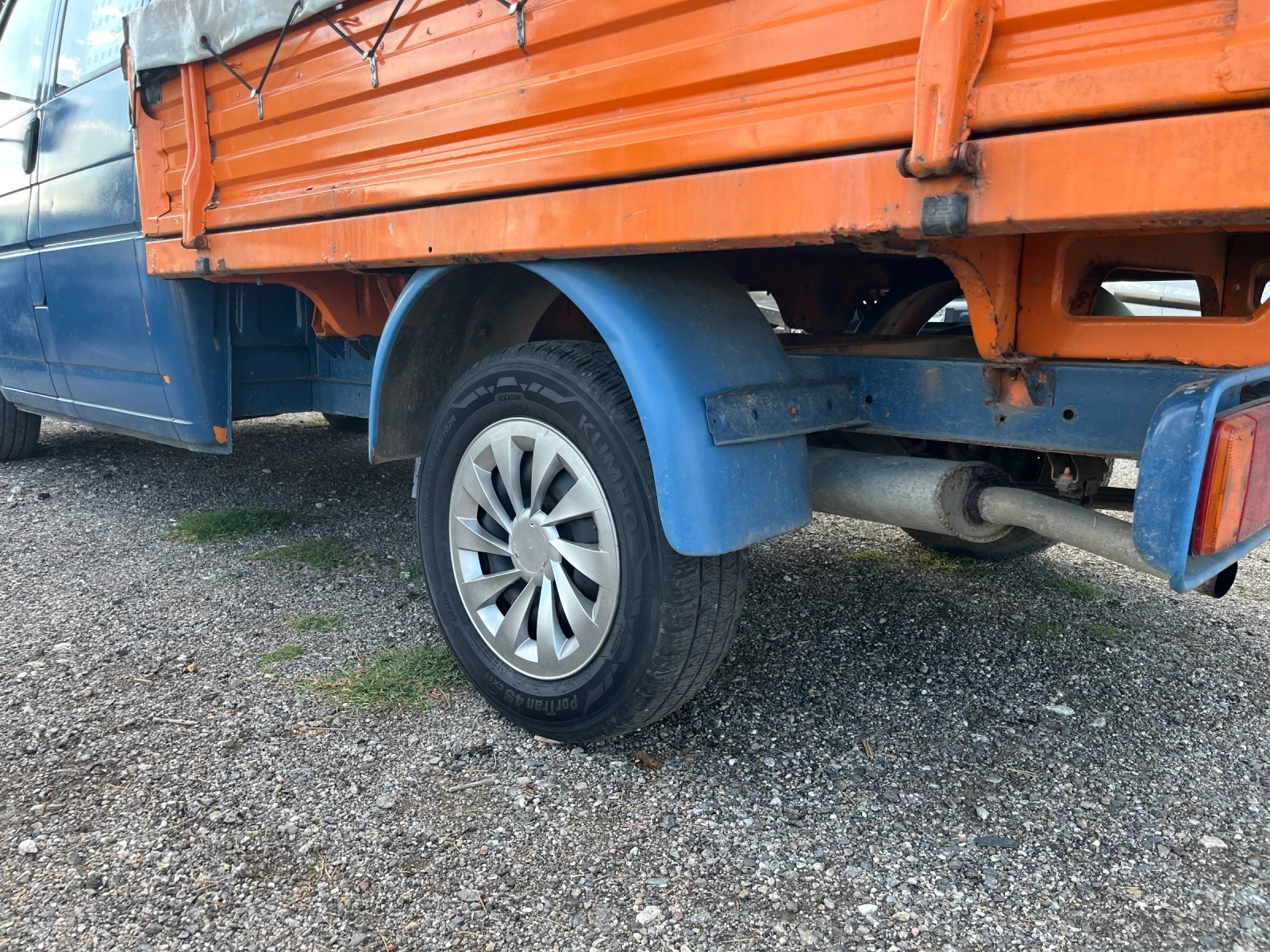 VW Transporter 2.4D 6 места, снимка 8 - Бусове и автобуси - 54628038