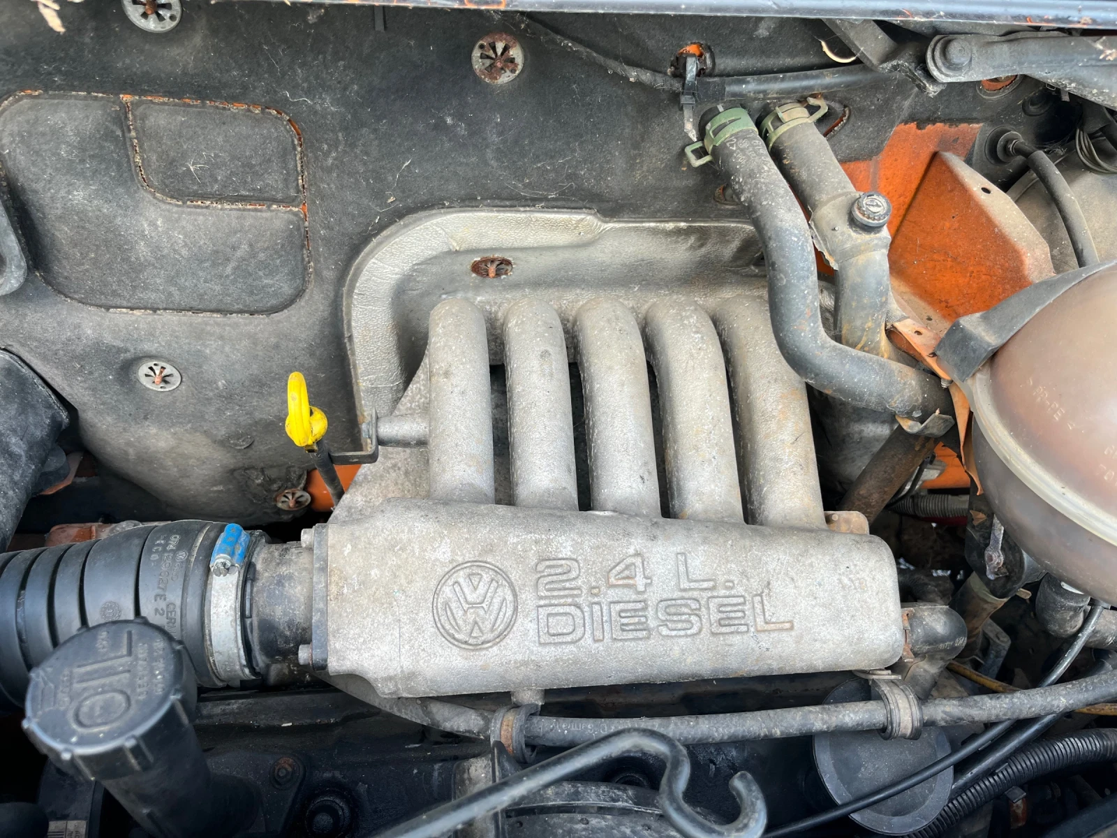 VW Transporter 2.4D 6 места, снимка 11 - Бусове и автобуси - 54628038
