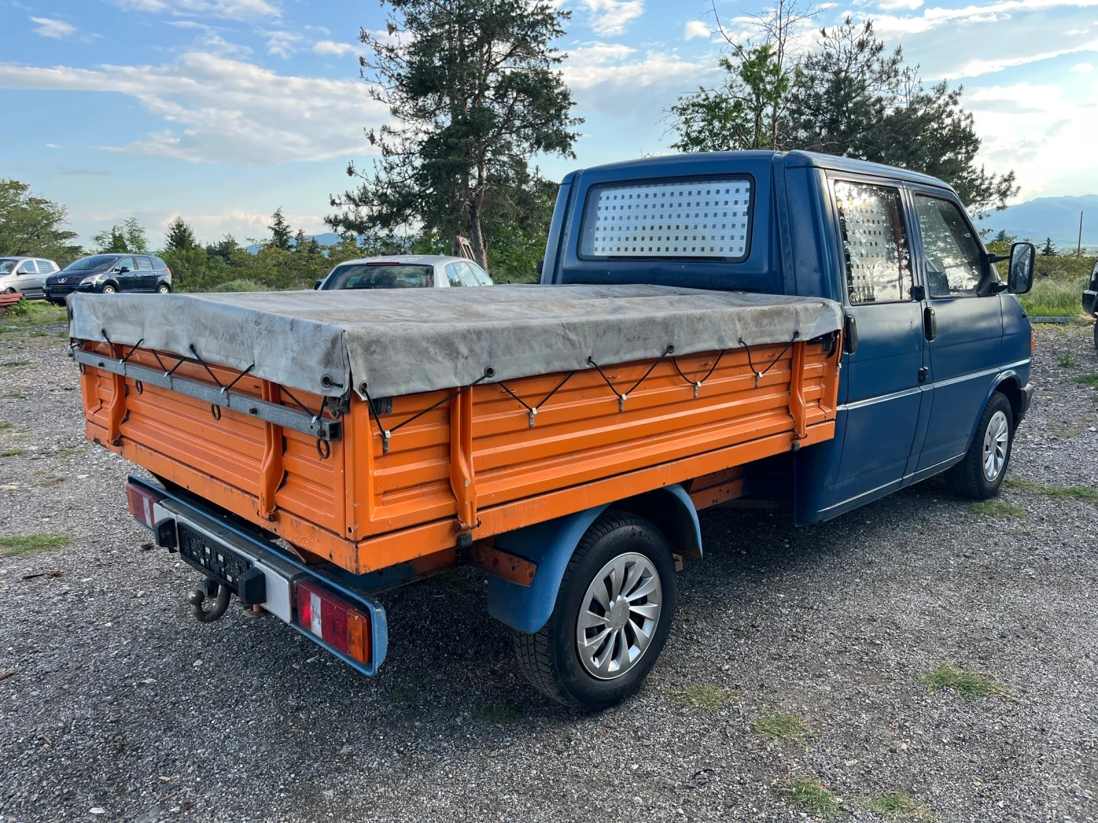 VW Transporter 2.4D 6 места