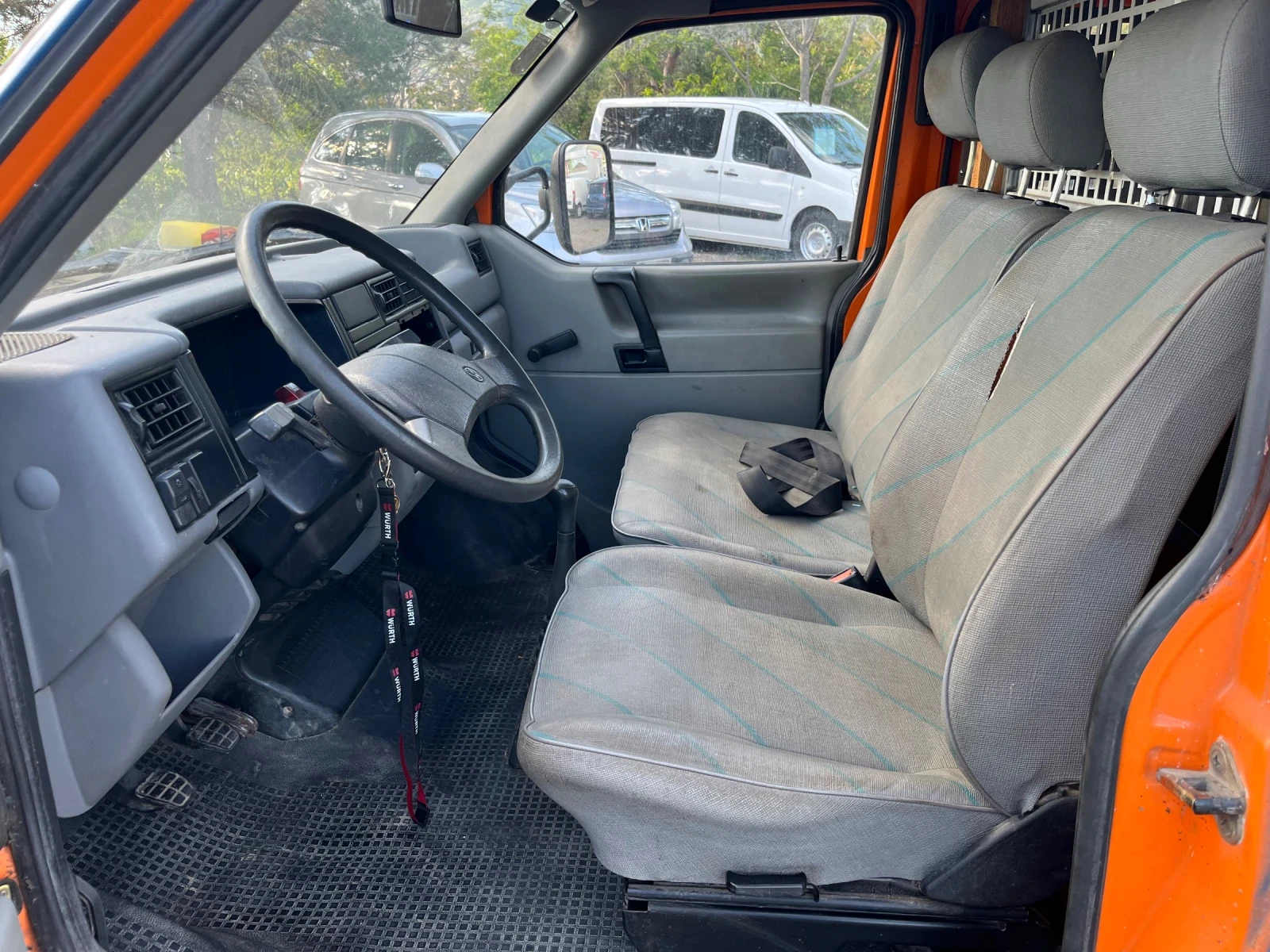 VW Transporter 2.4D 6 места, снимка 9 - Бусове и автобуси - 54628038