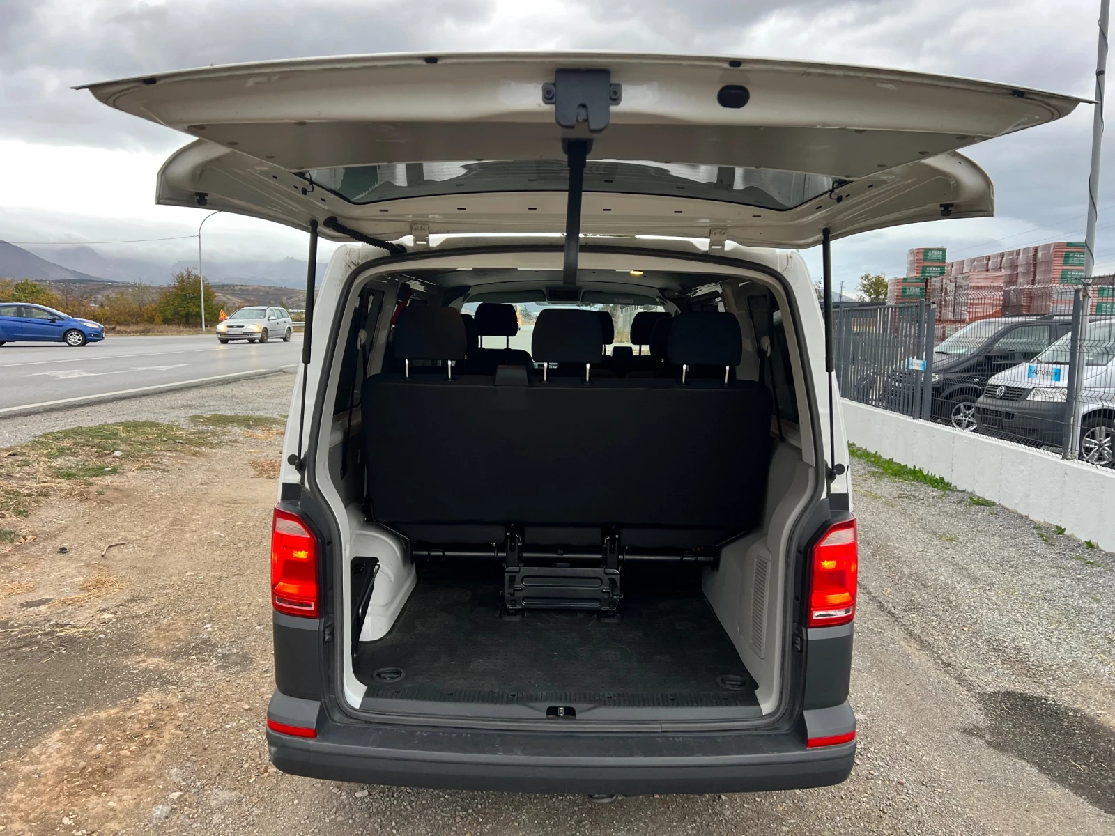 VW Transporter 8+ 1 ОБСЛУЖЕН , снимка 17 - Бусове и автобуси - 56726196