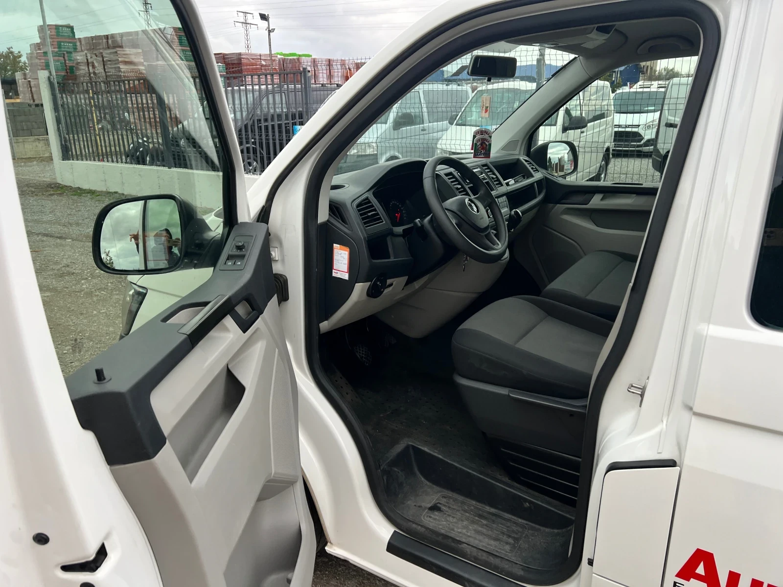 VW Transporter 8+ 1 ОБСЛУЖЕН , снимка 7 - Бусове и автобуси - 56726196