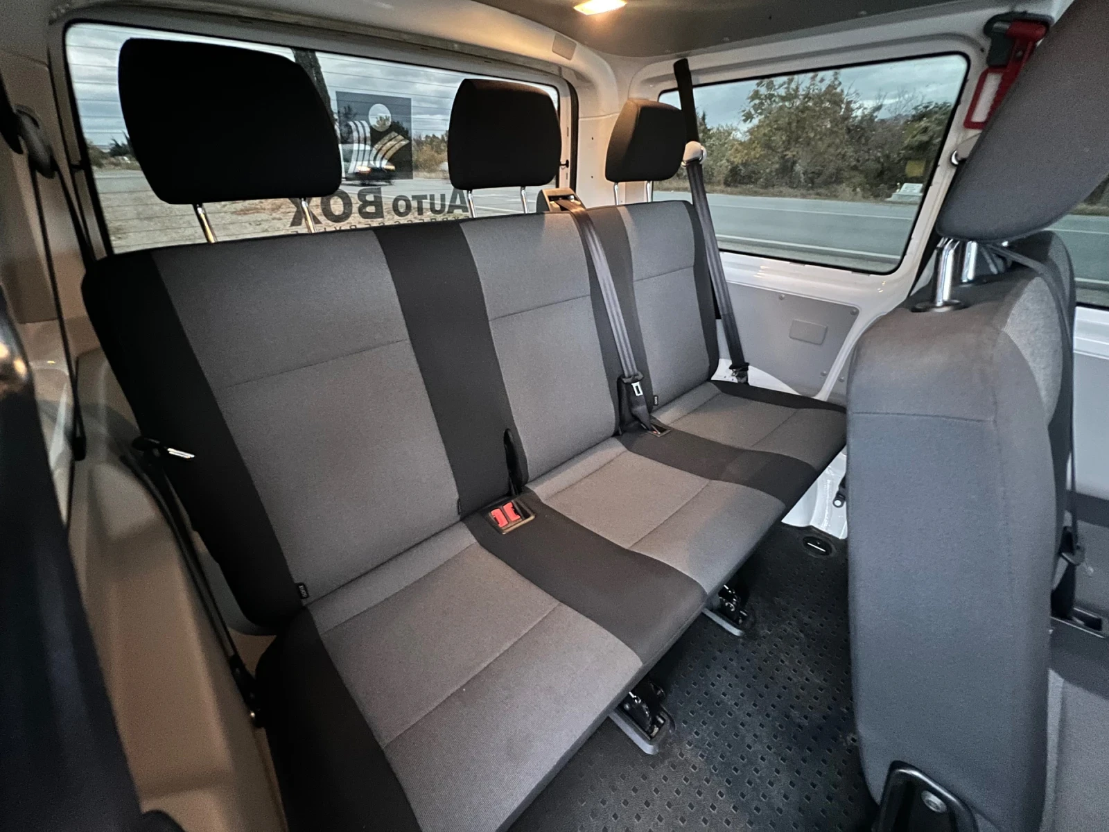 VW Transporter 8+ 1 ОБСЛУЖЕН , снимка 15 - Бусове и автобуси - 56726196