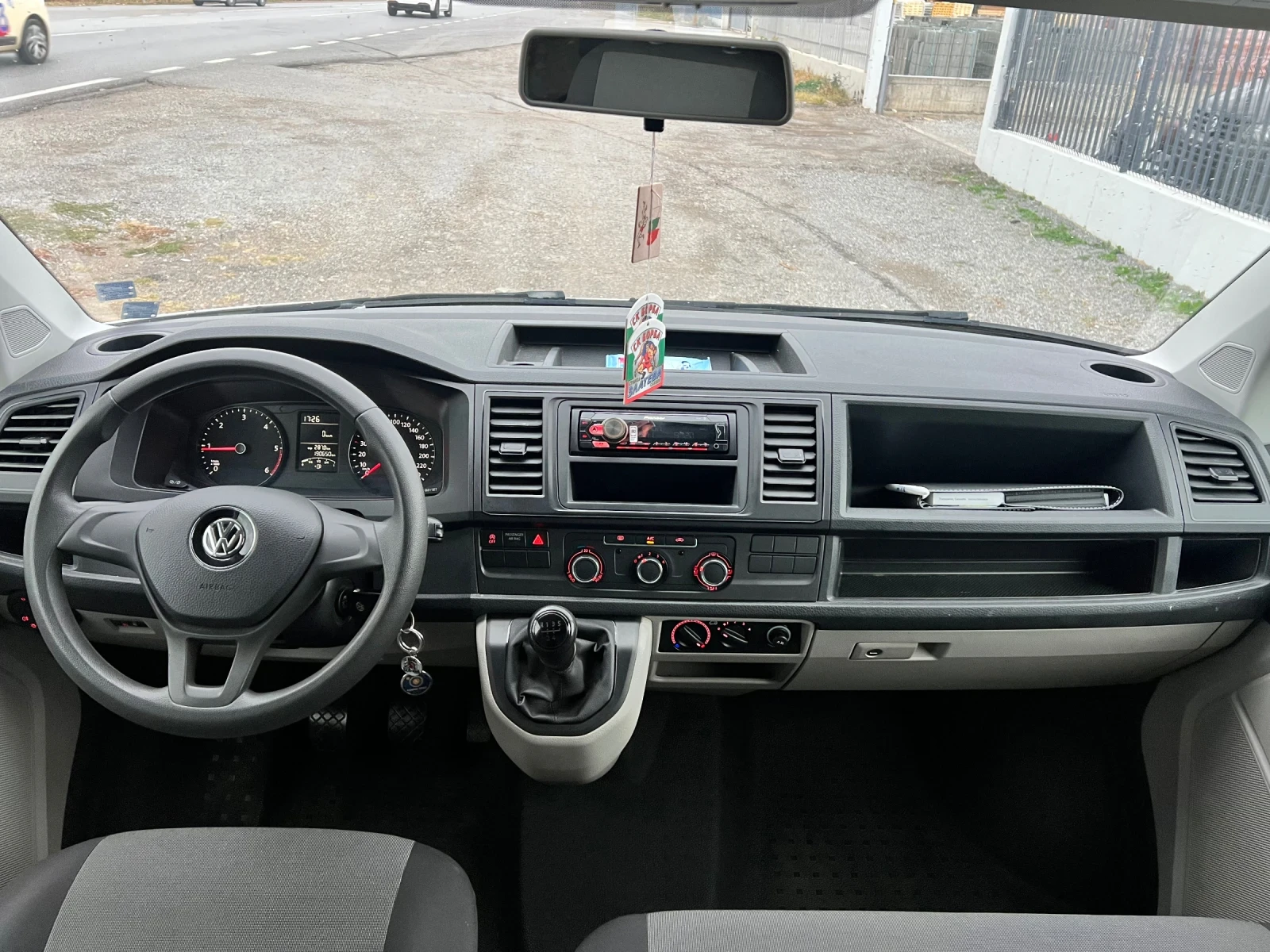 VW Transporter 8+ 1 ОБСЛУЖЕН , снимка 16 - Бусове и автобуси - 56726196