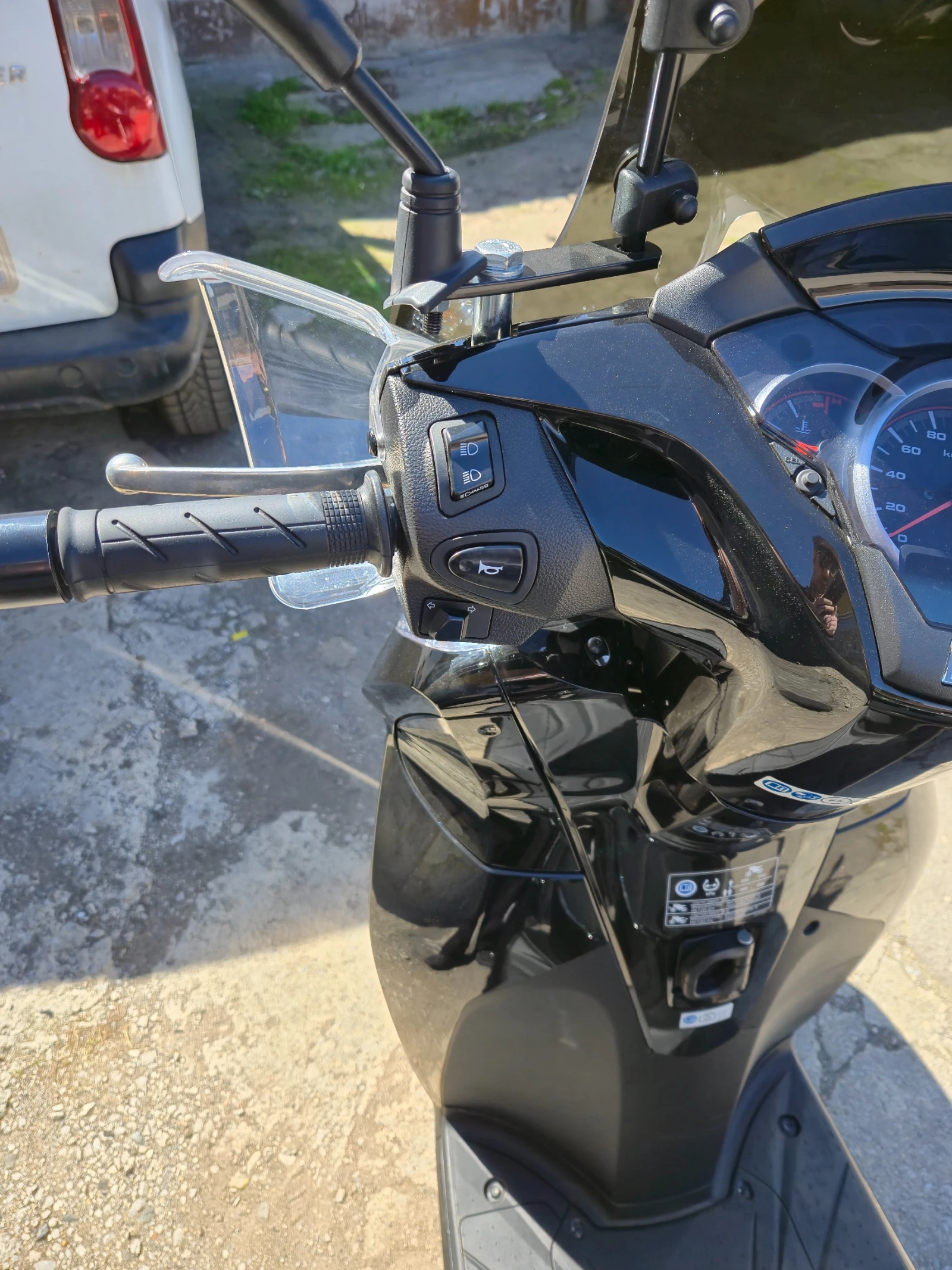 Honda Sh 300i ABS Traction Control - изображение 8