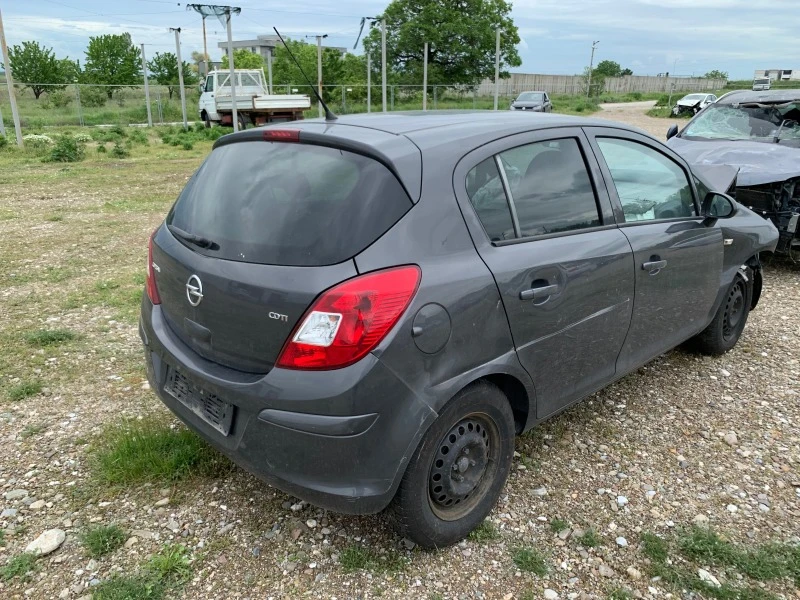 Opel Corsa 1.3cdti, снимка 4 - Автомобили и джипове - 40745932