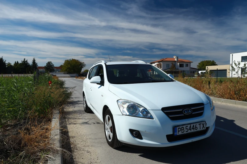 Kia Ceed 1.4 , снимка 4 - Автомобили и джипове - 47456679