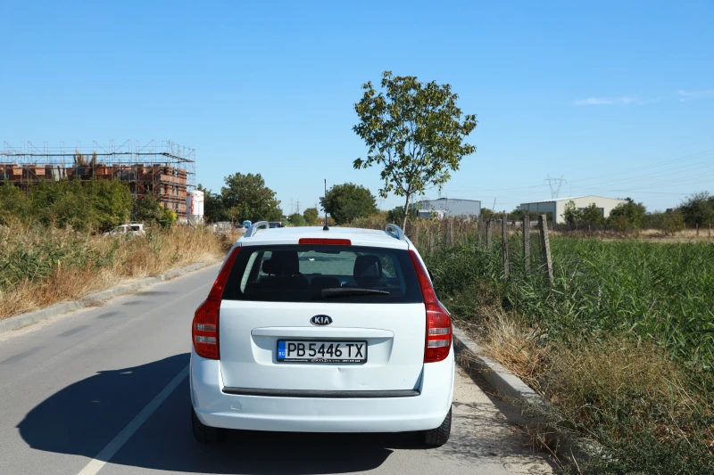 Kia Ceed 1.4 , снимка 2 - Автомобили и джипове - 47456679