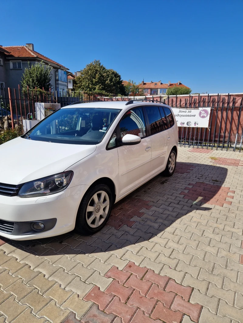 VW Touran 1.6TDI, снимка 2 - Автомобили и джипове - 47485717