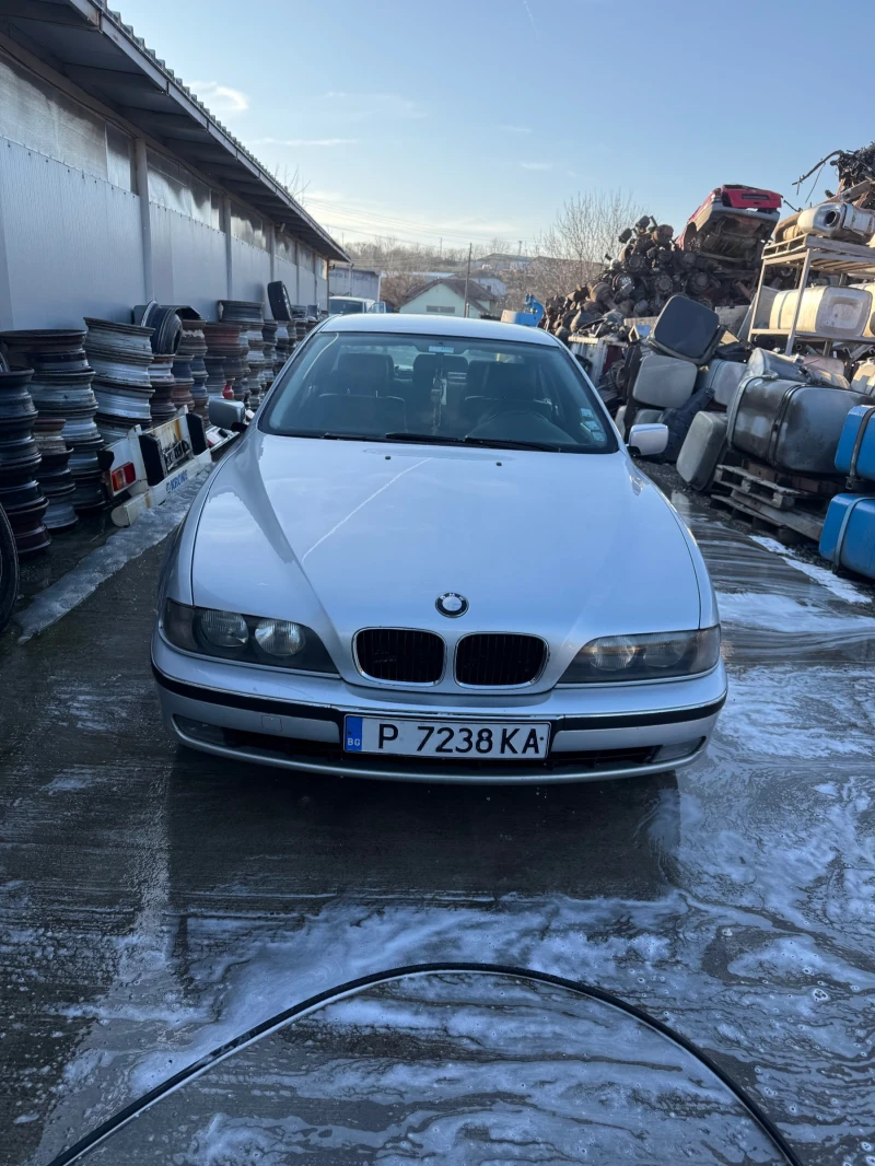 BMW 528 E39 ГАЗ БЕНЗИН добро състояние + Джанти с гуми, снимка 1 - Автомобили и джипове - 49392105