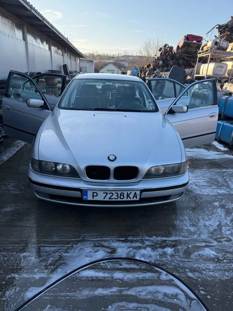 BMW 528 E39 ГАЗ БЕНЗИН добро състояние + Джанти с гуми, снимка 8 - Автомобили и джипове - 49392105