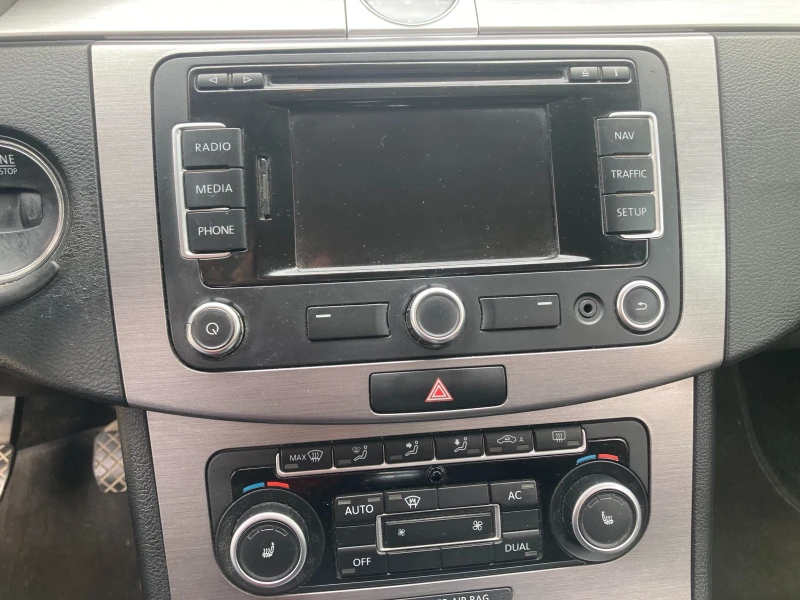 VW Passat Реална година и километри, топ състояние и цена, снимка 11 - Автомобили и джипове - 49791107